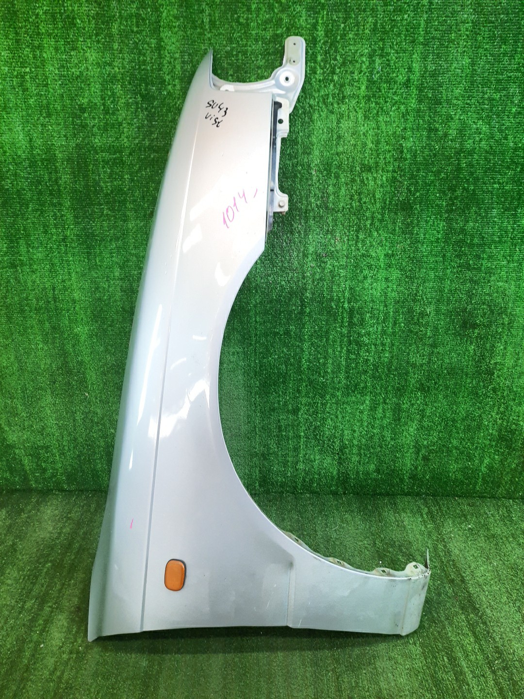 Крыло правое переднее TOYOTA VISTA SV40, SV41, CV40, SV42, SV43 10143 1 ракурс