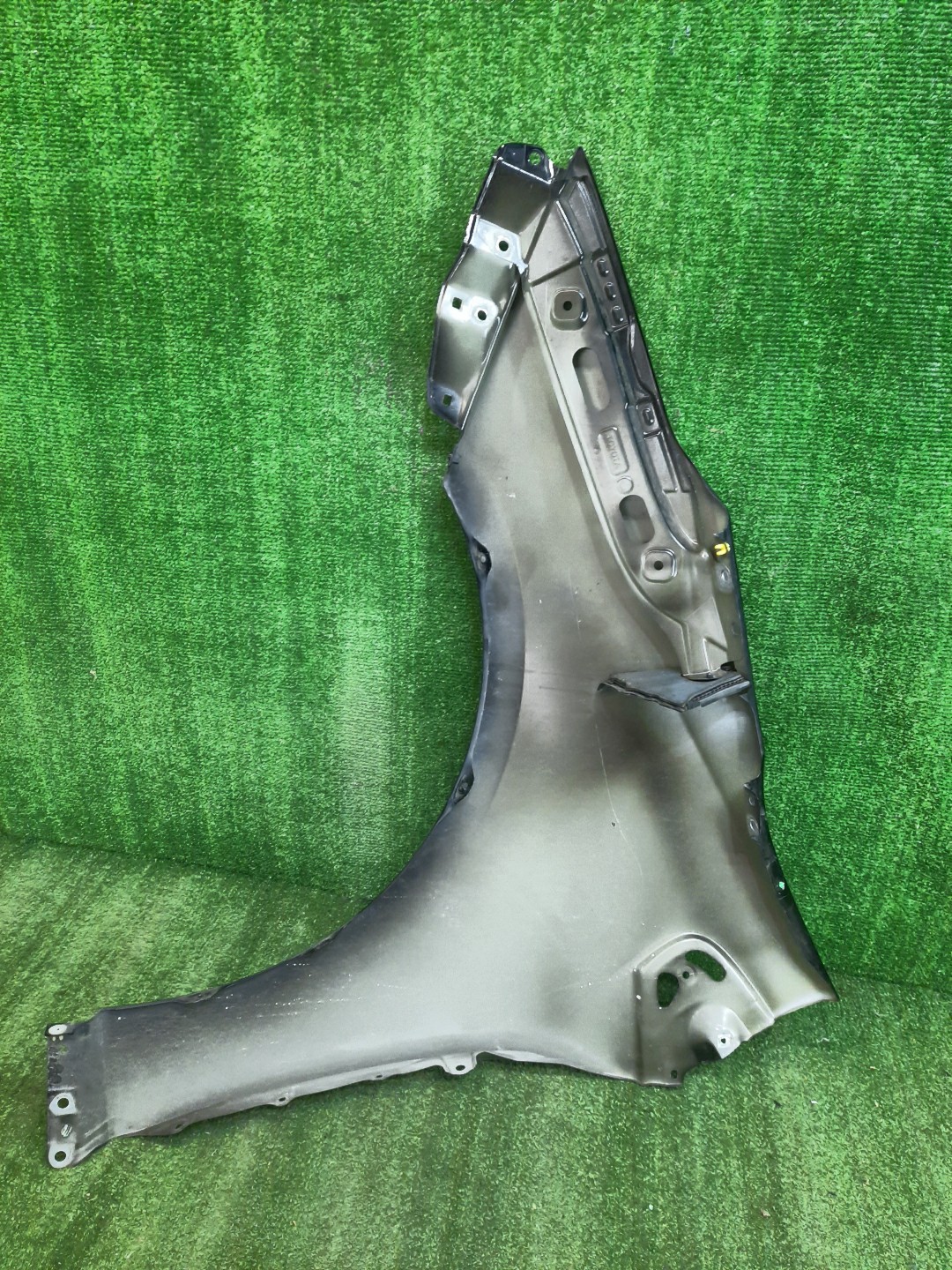 Крыло правое переднее TOYOTA PRIUS ZVW50, ZVW51, ZVW55 10231 3 ракурс