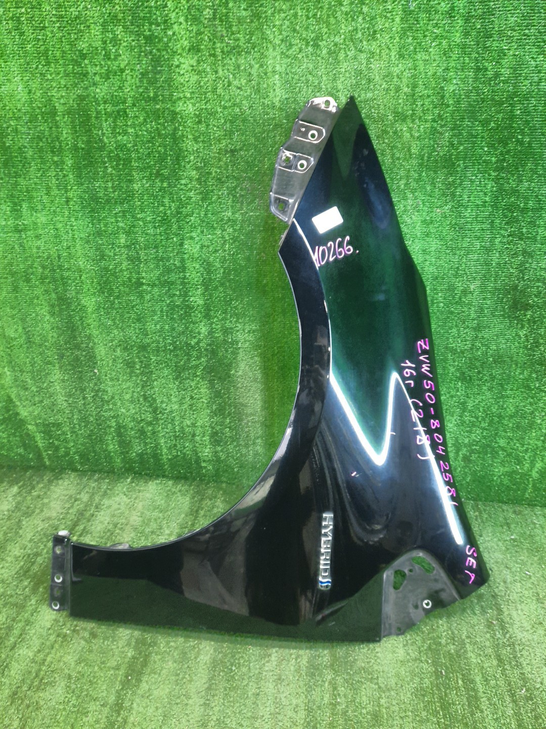 Крыло левое переднее TOYOTA PRIUS ZVW50, ZVW51, ZVW55 10266 1 ракурс