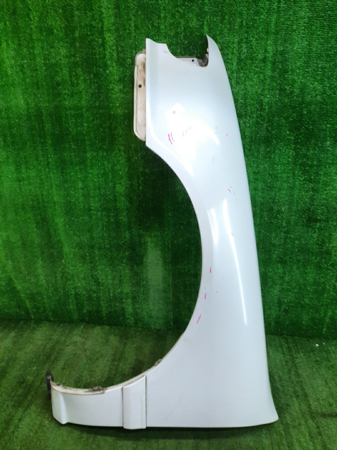 Крыло левое переднее NISSAN CEFIRO A32 10388 1 ракурс