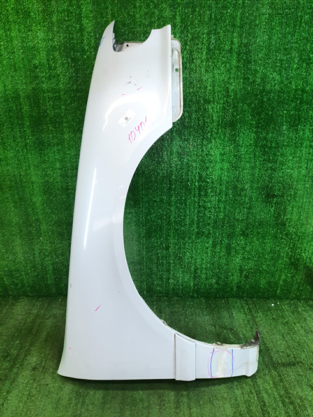 Крыло правое переднее NISSAN CEFIRO A32 10401 1 ракурс