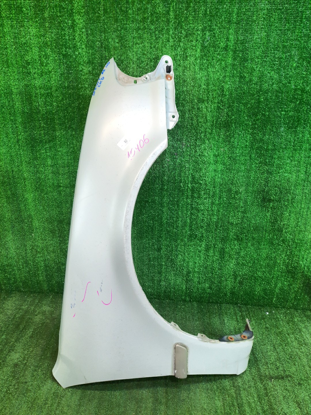 Крыло правое переднее TOYOTA SPRINTER AE111, AE114, AE110, EE111, CE110, CE114 10406 1 ракурс