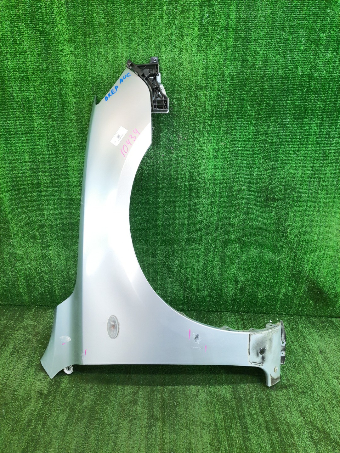 Крыло правое переднее MAZDA AXELA, MAZDA 3, 3 BK5P, BK3P, BKEP, BK WAGON 1 ракурс