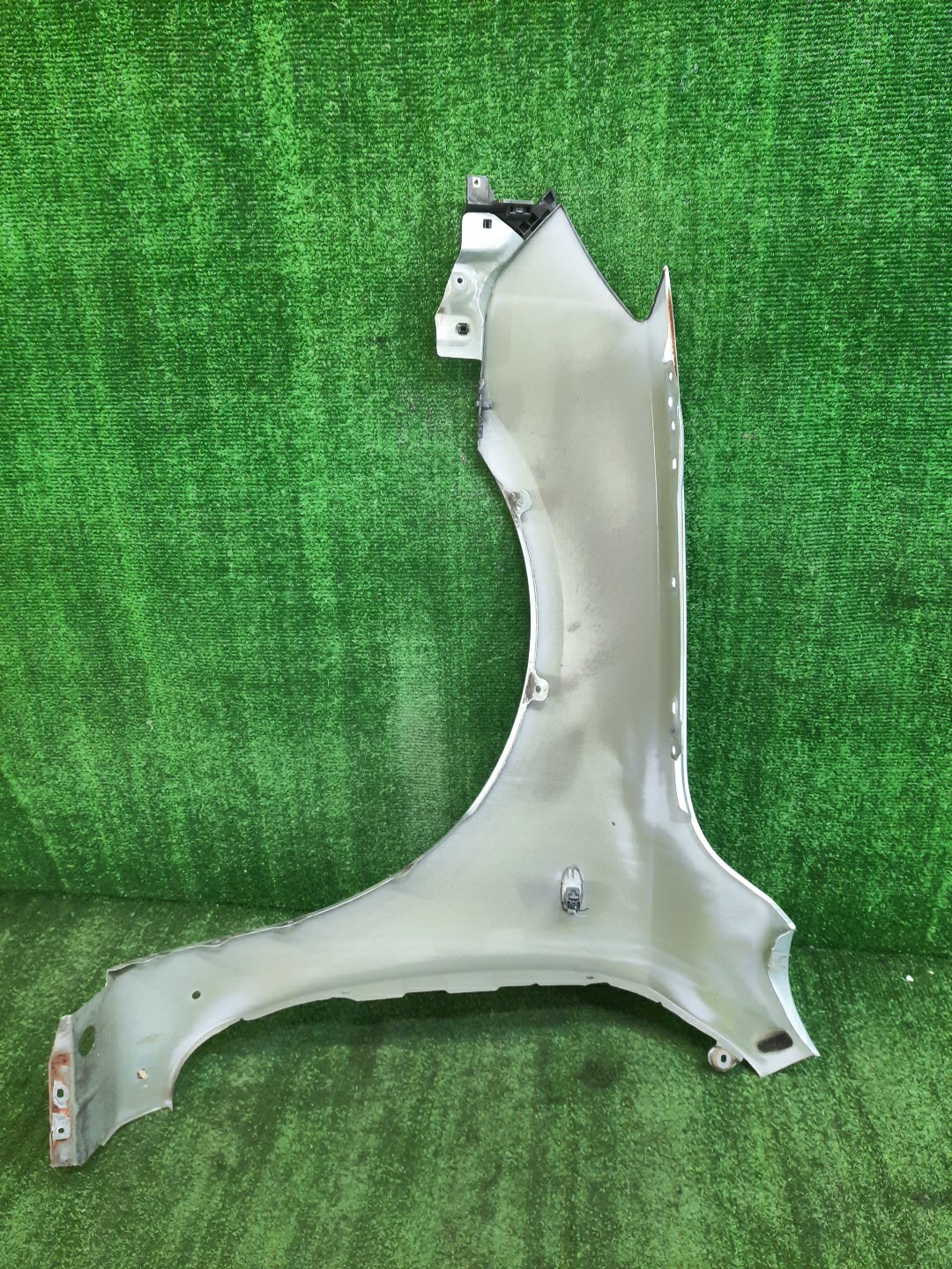 Крыло правое переднее MAZDA AXELA, MAZDA 3, 3 BK5P, BK3P, BKEP, BK WAGON 4 ракурс