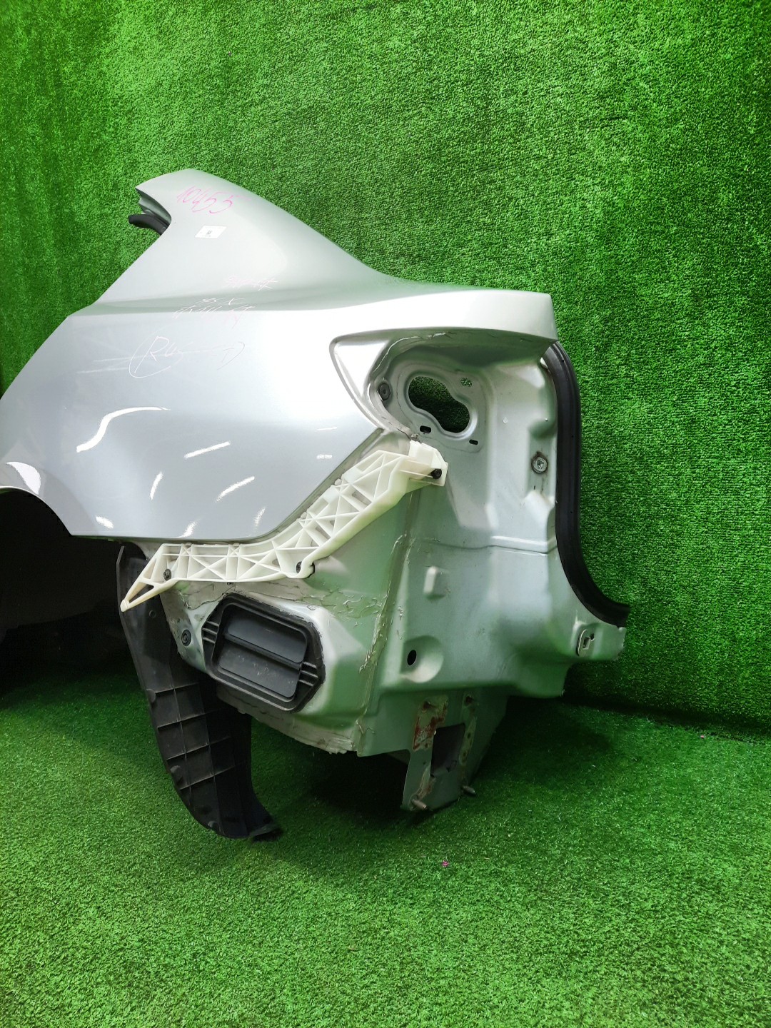 Крыло левое заднее MAZDA AXELA, MAZDA 3, 3 BK5P, BK3P, BKEP, BK SEDAN 2 ракурс