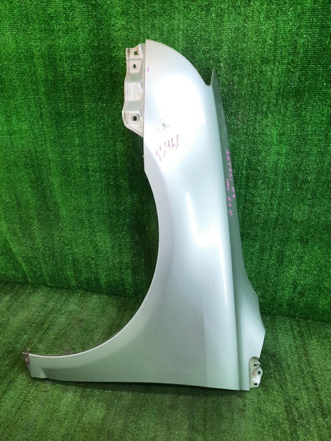 Крыло левое переднее  TOYOTA AVENSIS ZZT251, AZT250, AZT255, AZT251 ,10466 1 ракурс