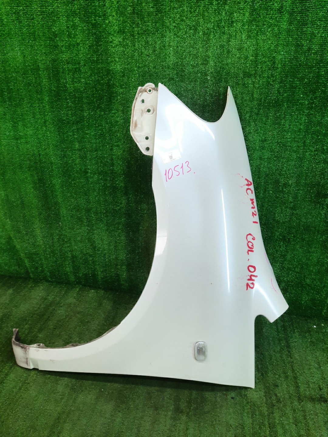 Крыло левое переднее TOYOTA IPSUM ACM21W, ACM26W 10513 1 ракурс