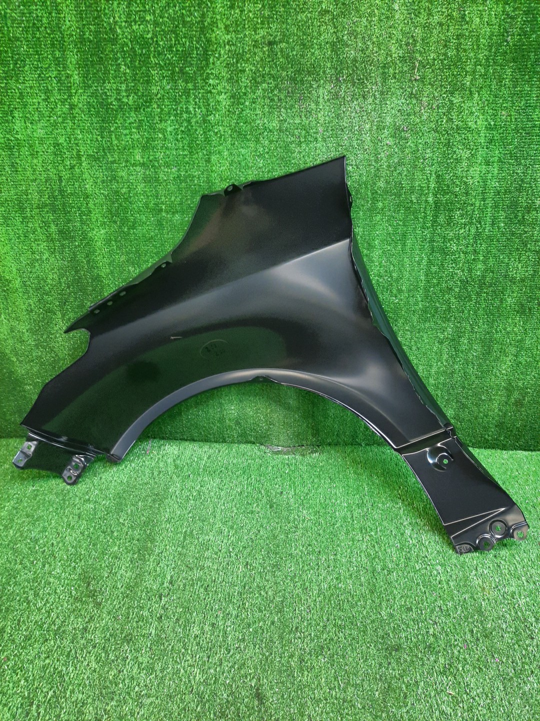 Крыло правое переднее TOYOTA YARIS GXPA16 G16E-GTS 53811-52600 2 ракурс
