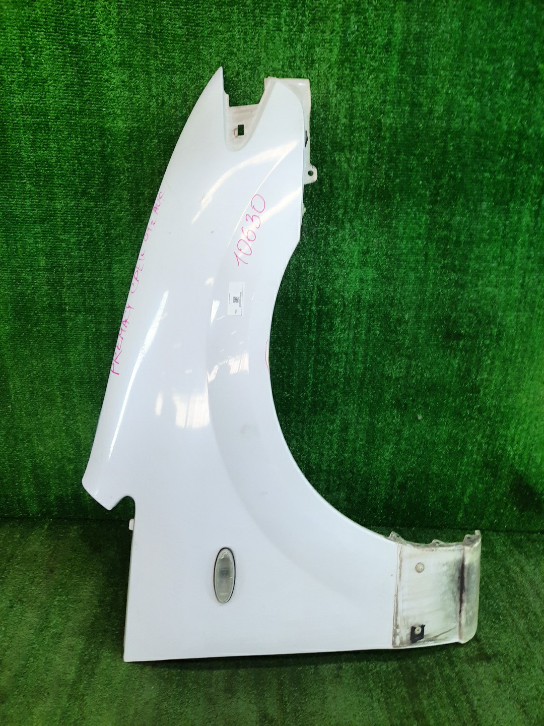 Крыло правое переднее MAZDA PREMACY CP8W, CPEW 10630 1 ракурс Крыло правое переднее MAZDA PREMACY CP8W, CPEW 10630 1 ракурс