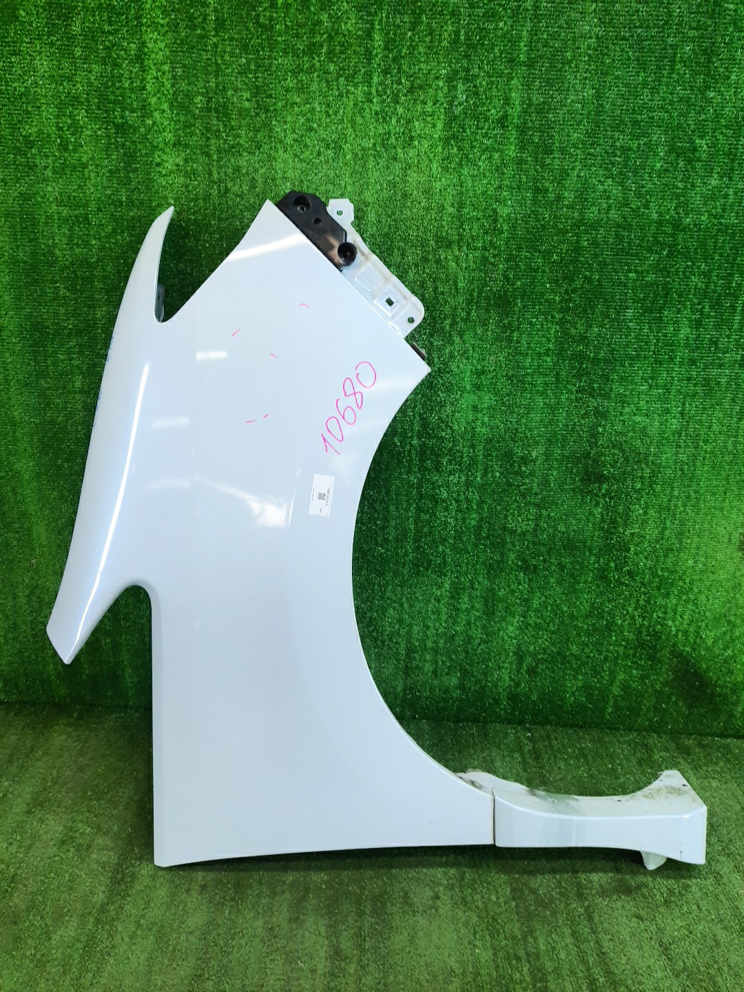 Крыло правое переднее NISSAN SERENA C26 10680 1 ракурс Крыло правое переднее NISSAN SERENA C26 10680 1 ракурс