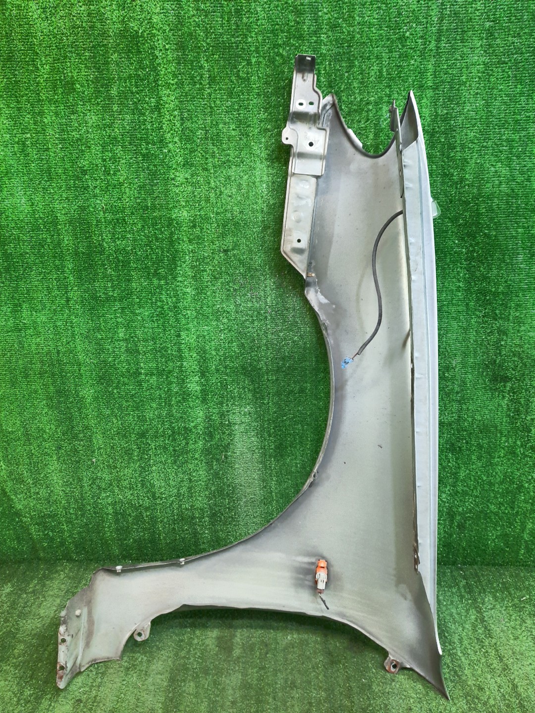 Крыло правое переднее NISSAN CEFIRO A33 10709 3 ракурс