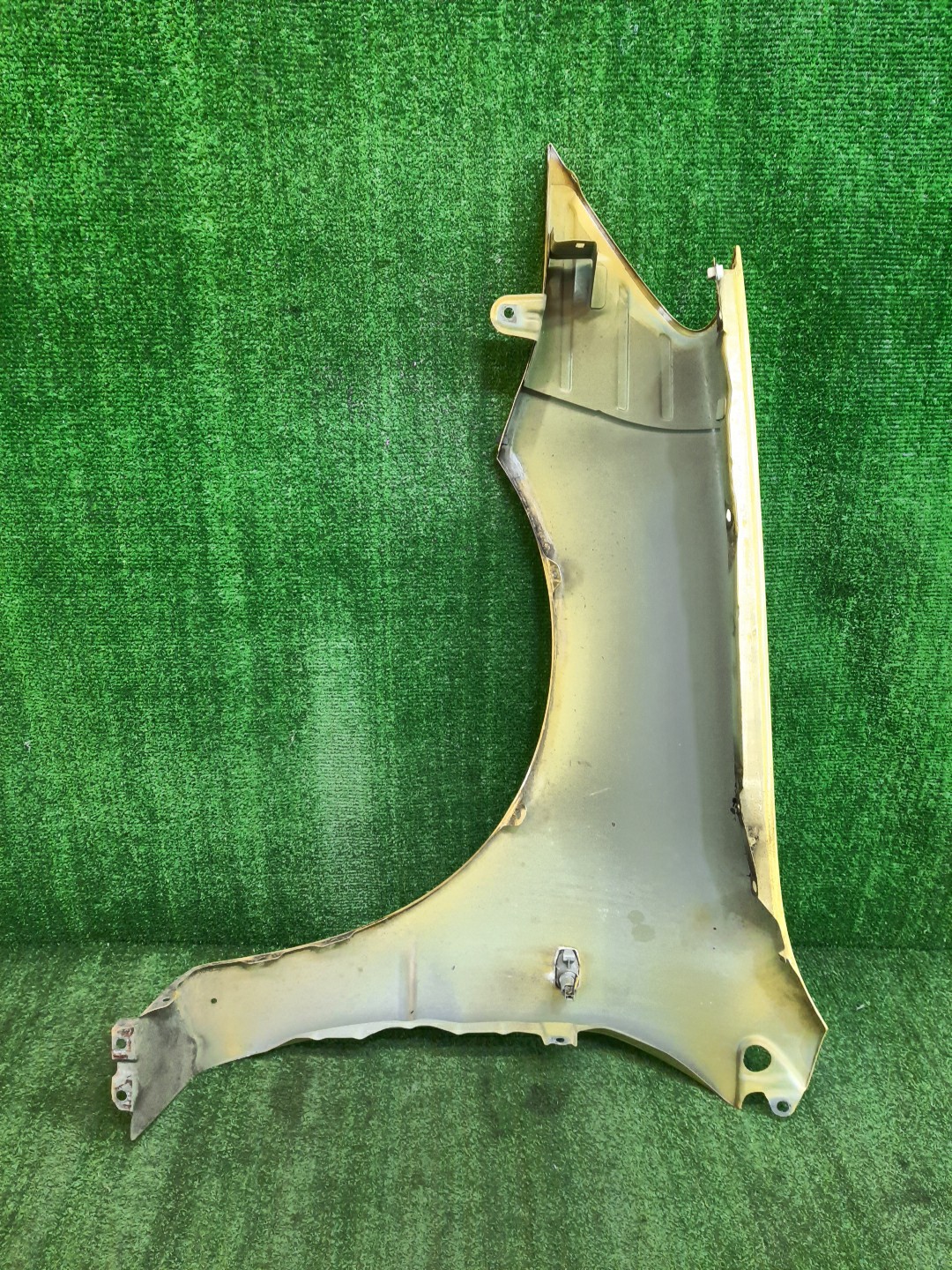 Крыло правое переднее MITSUBISHI LANCER CEDIA, LANCER CS2A, CS5W, CS5A, CS3W, CS9W, CS9A, CS1A, CS2W, CS2V, CS3A, CS6A 10711 3 ракурс