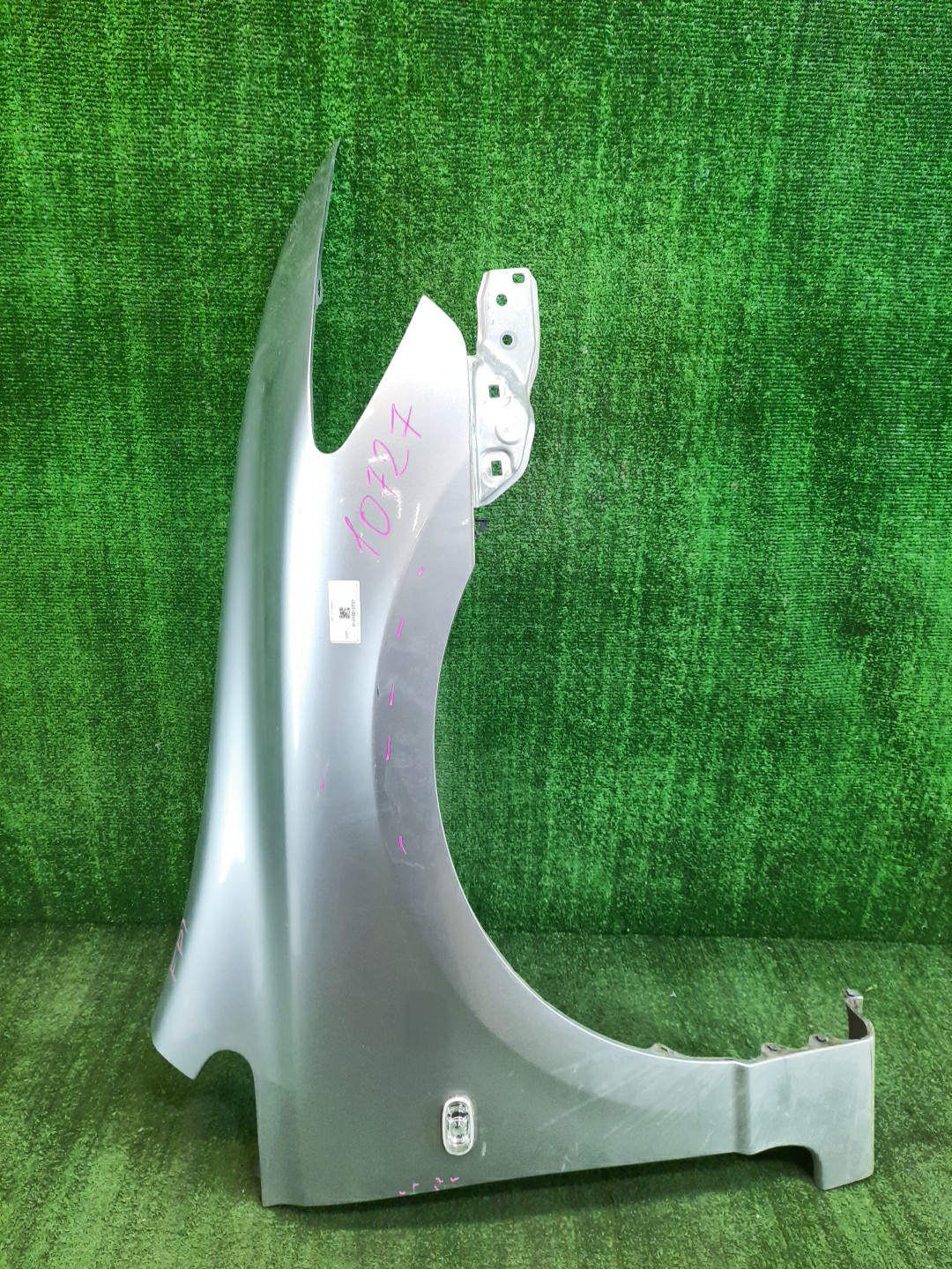 Крыло правое переднее HONDA CIVIC FD2, FD1, FD3 10727 1 ракурс Крыло правое переднее HONDA CIVIC FD2, FD1, FD3 10727 1 ракурс