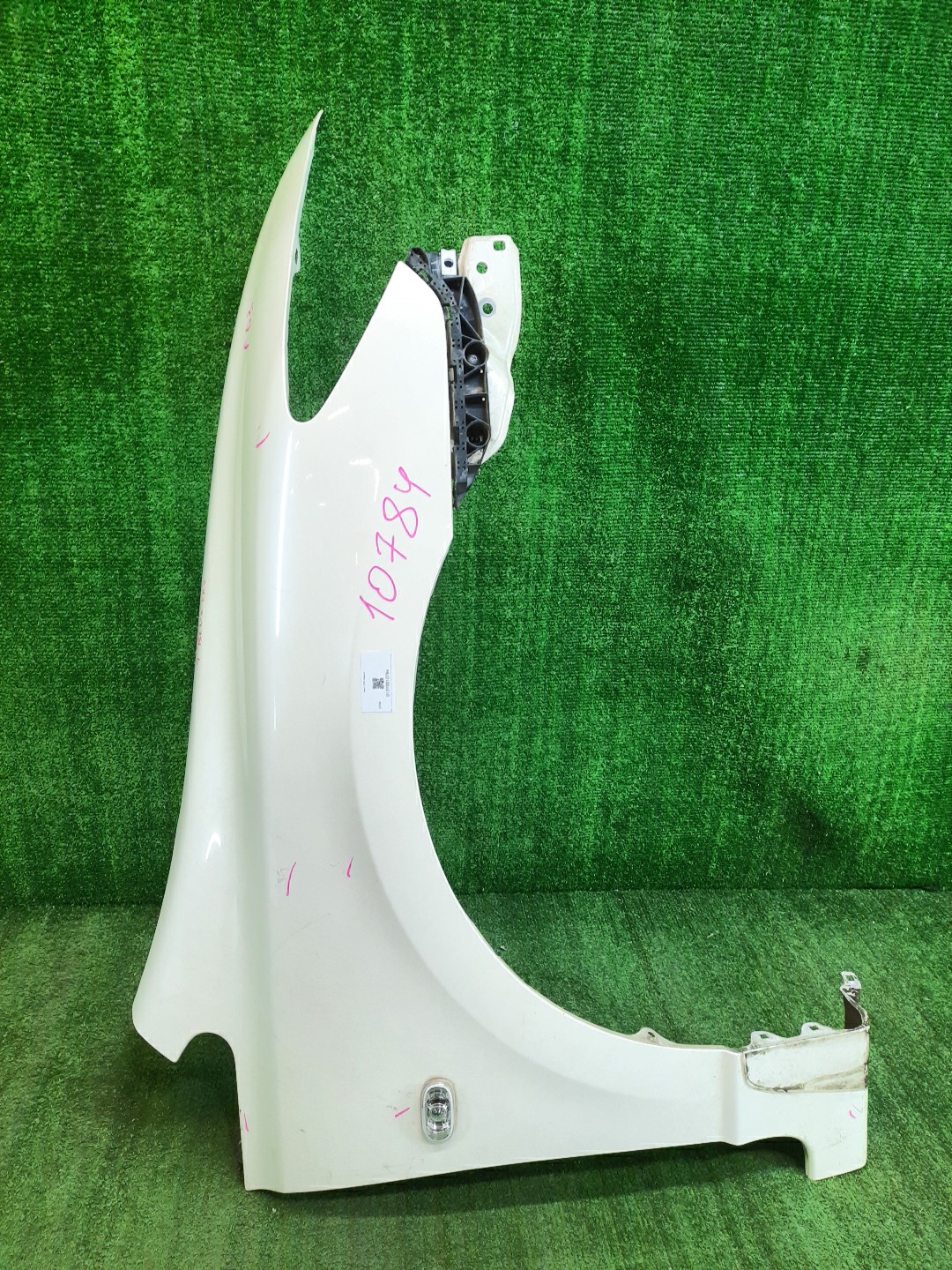 Крыло правое переднее HONDA CIVIC FD2, FD1, FD3 10784 1 ракурс Крыло правое переднее HONDA CIVIC FD2, FD1, FD3 10784 1 ракурс