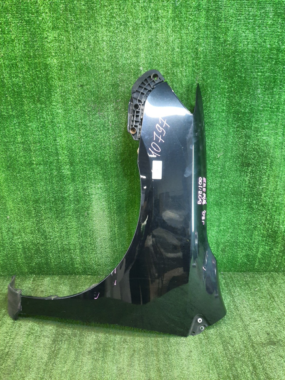 Крыло левое переднее TOYOTA COROLLA FIELDER, COROLLA  AXIO ZRE144G, ZRE142G, NZE144G, NZE141G, NZE141, NZE144, ZRE142, ZRE144 10797 1 ракурс