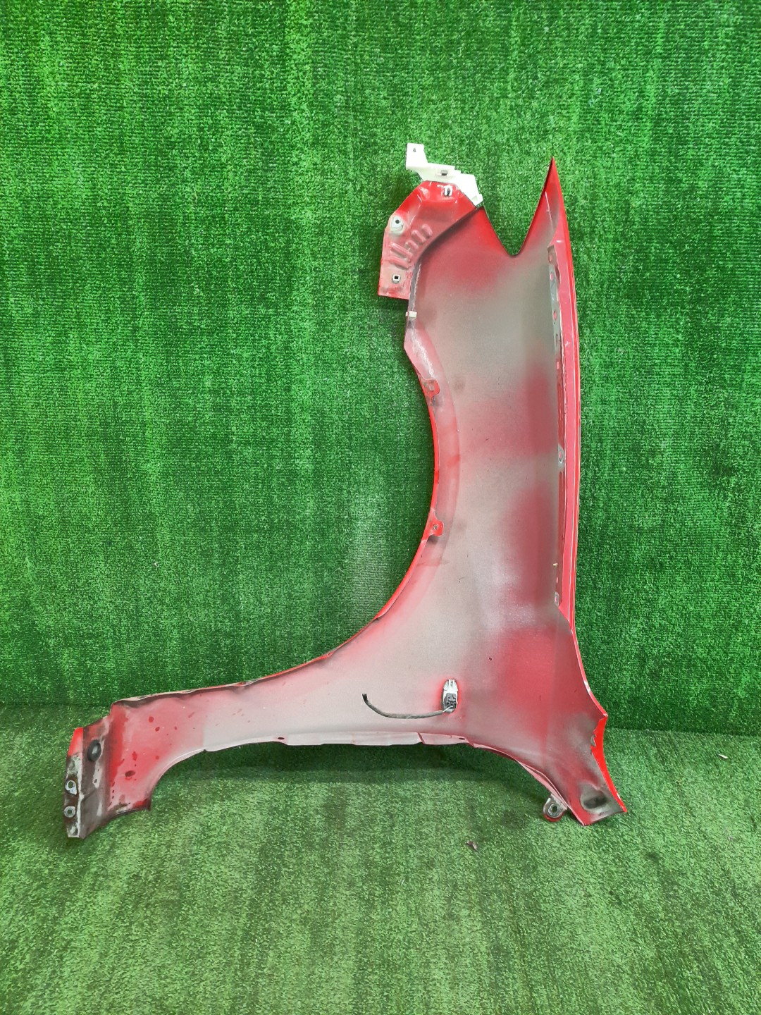 Крыло правое переднее MAZDA AXELA, MAZDA 3, 3 BK5P, BK3P, BKEP, BK SEDAN 4 ракурс
