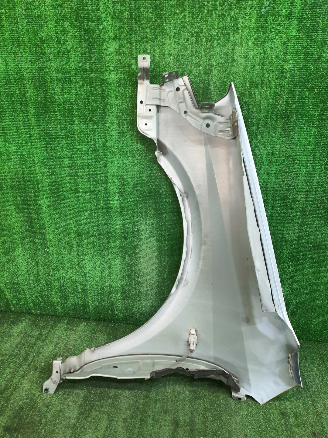 Крыло правое переднее NISSAN PRIMERA P12, QP12, TNP12, TP12, HP12, RP12, WTNP12, WHP12, WRP12 10940 5 ракурс