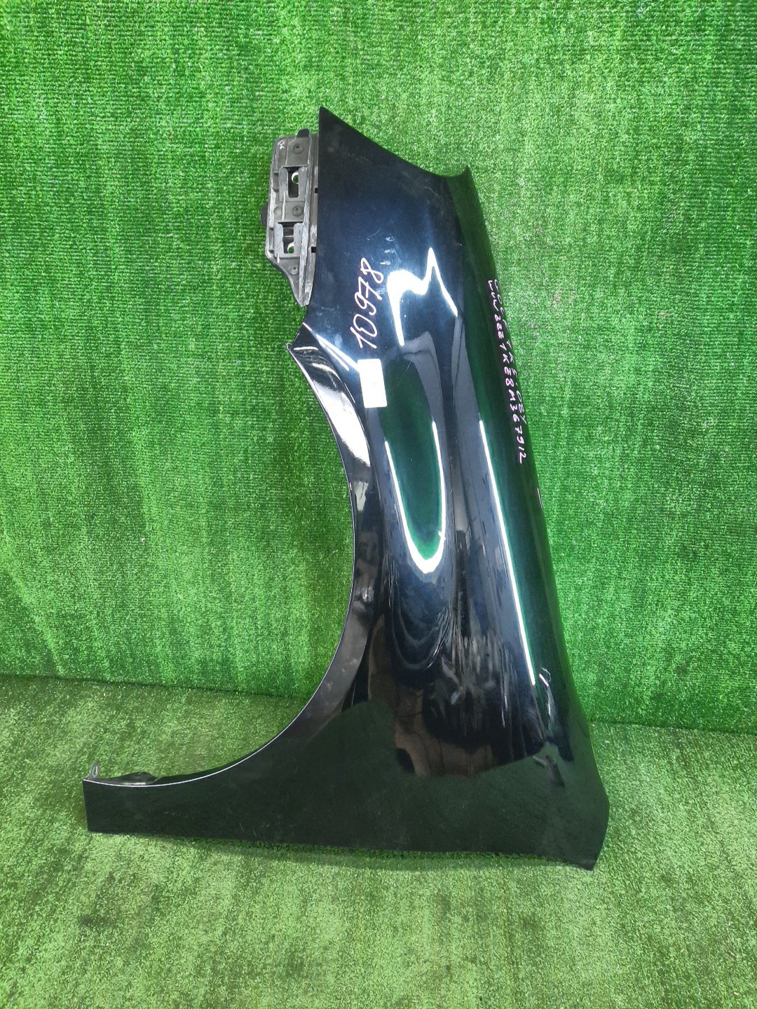 Крыло левое переднее VOLKSWAGEN GOLF, JETTA MK5, 1K5, 1K1, A5, 1K2 10978 1 ракурс