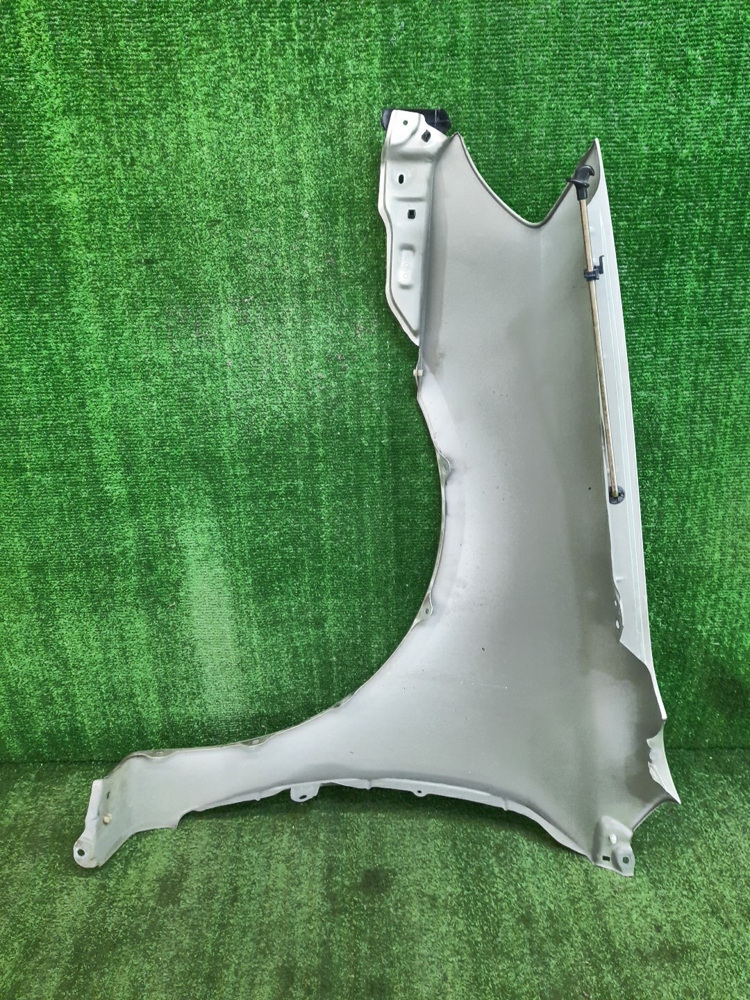 Крыло правое переднее TOYOTA COROLLA NZE121 10985 5 ракурс