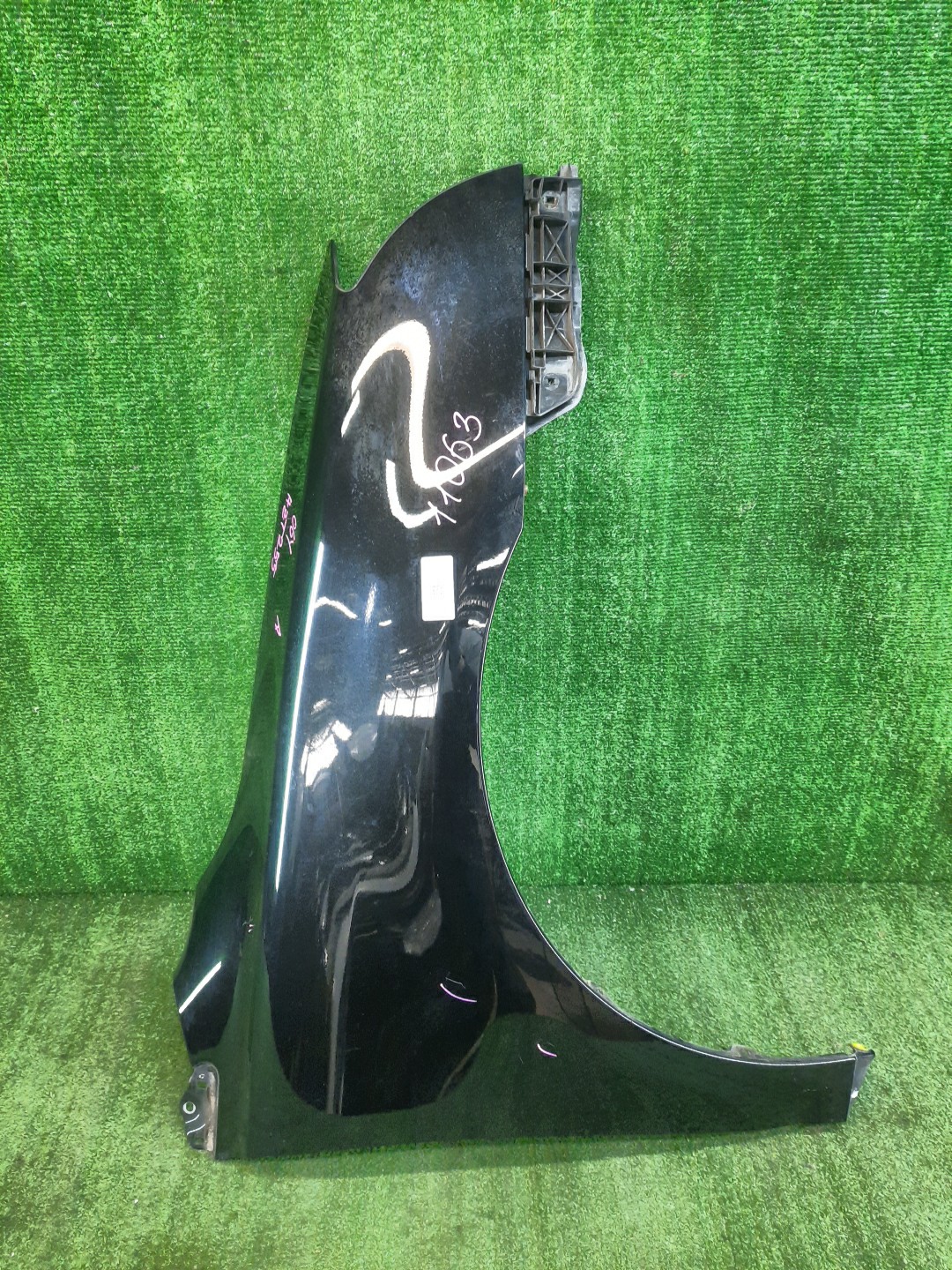 Крыло правое переднее  TOYOTA AVENSIS AZT251 ,11063 1 ракурс