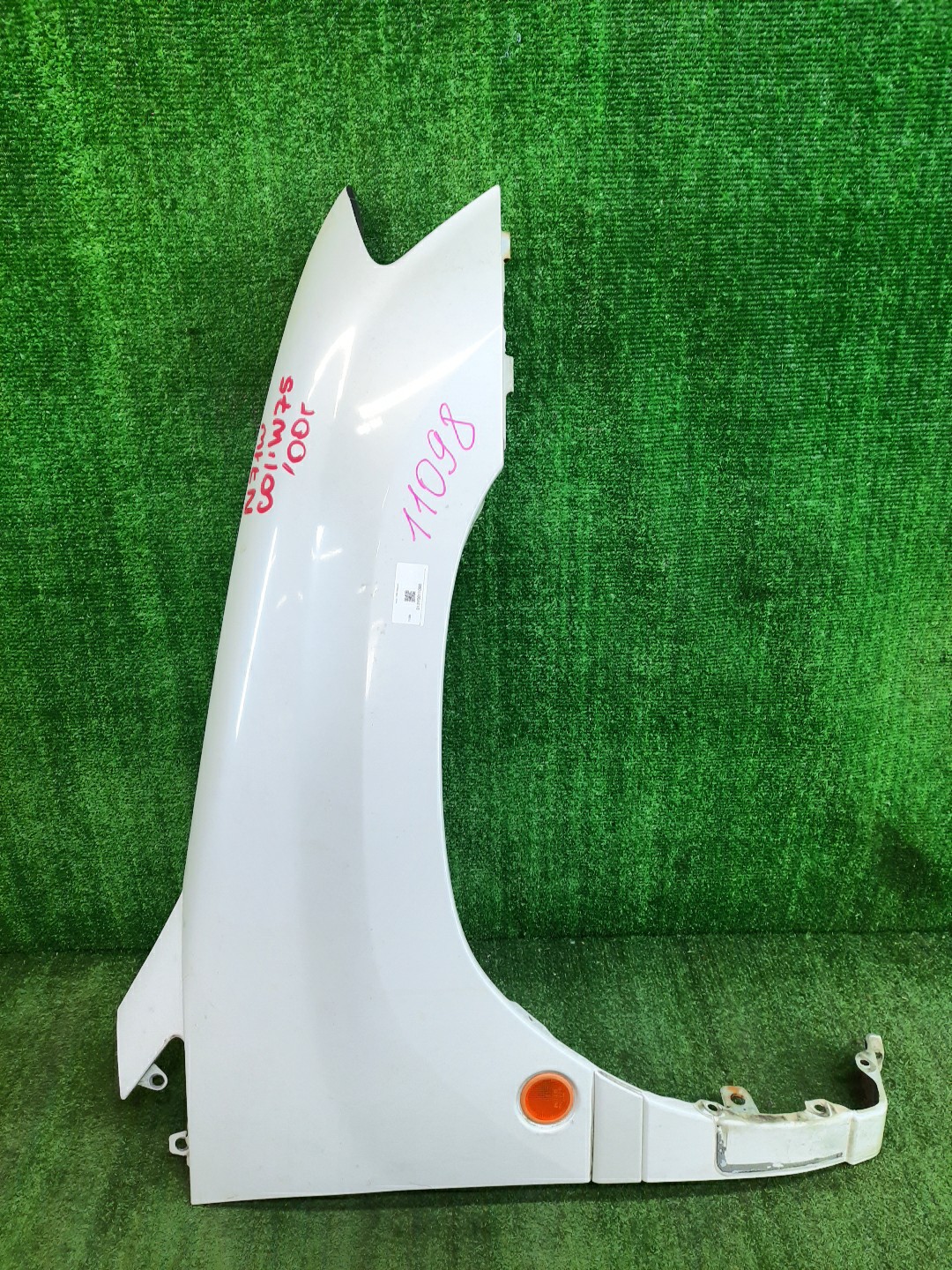 Крыло правое переднее MITSUBISHI RVR N71W, N61W, N64W, N74W, N64WG, N74WG 11098 1 ракурс