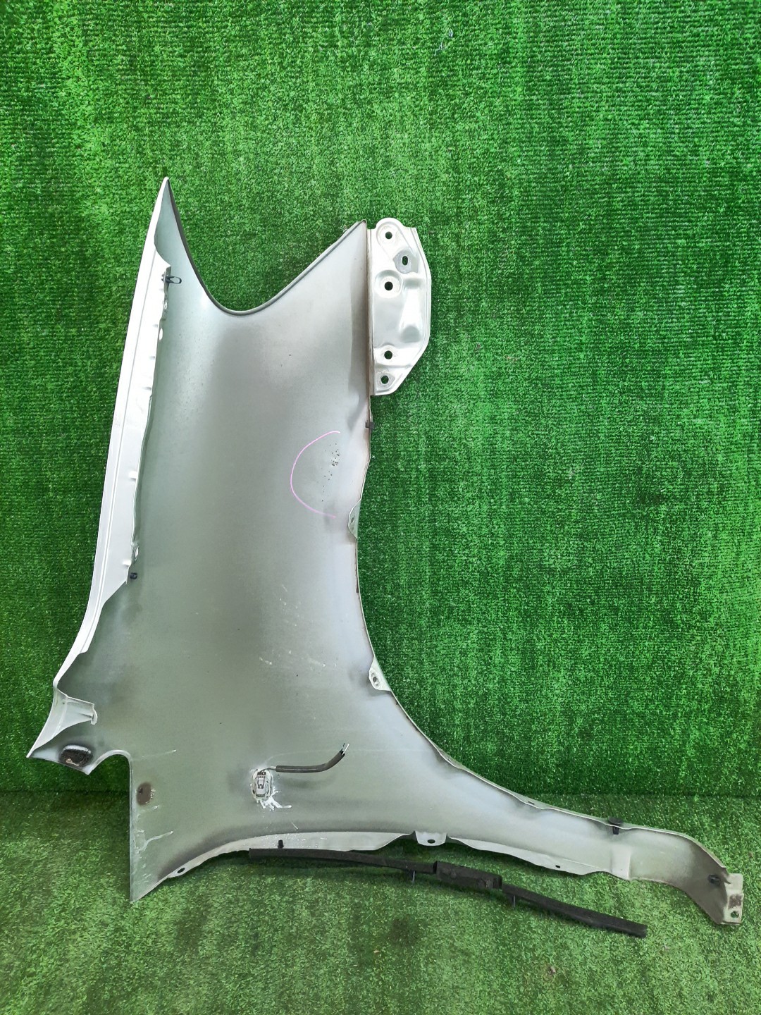 Крыло левое переднее TOYOTA IPSUM ACM21W, ACM26W 11135 5 ракурс