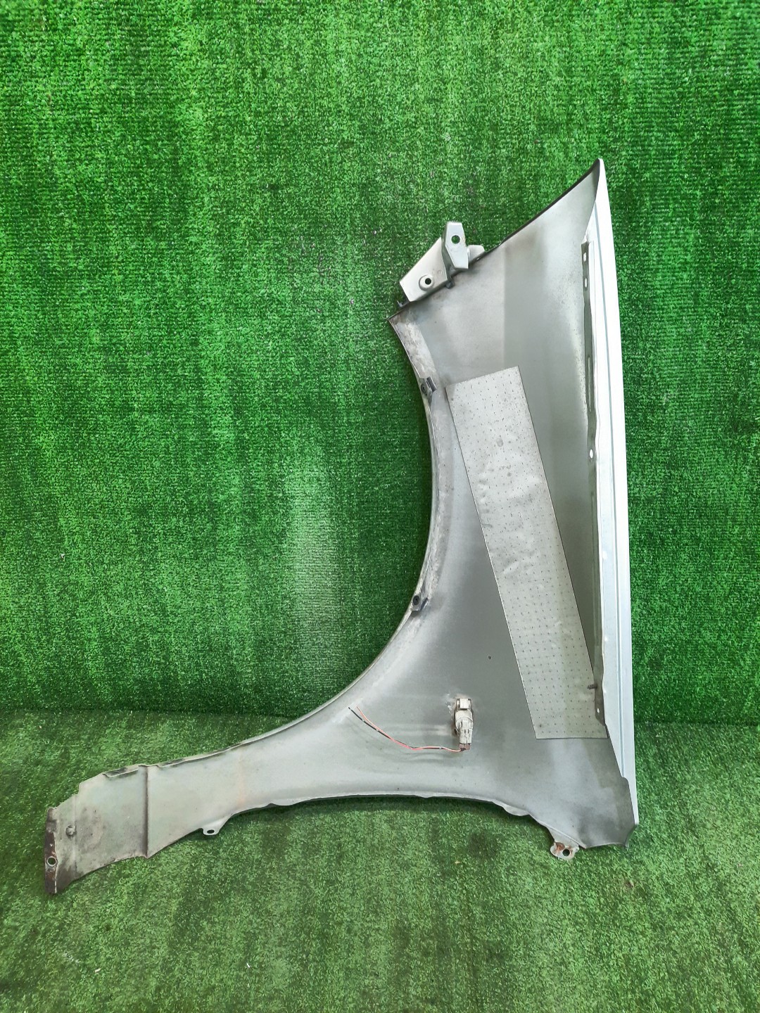 Крыло правое переднее NISSAN WINGROAD Y11 11170 3 ракурс