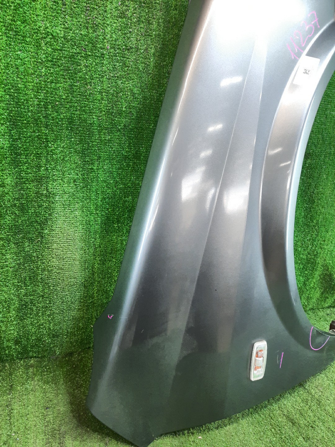 Крыло правое переднее NISSAN PRIMERA P12, QP12, TNP12, TP12, HP12, RP12, WTNP12, WHP12, WRP12 11237 2 ракурс Крыло правое переднее NISSAN PRIMERA P12, QP12, TNP12, TP12, HP12, RP12, WTNP12, WHP12, WRP12 11237 2 ракурс