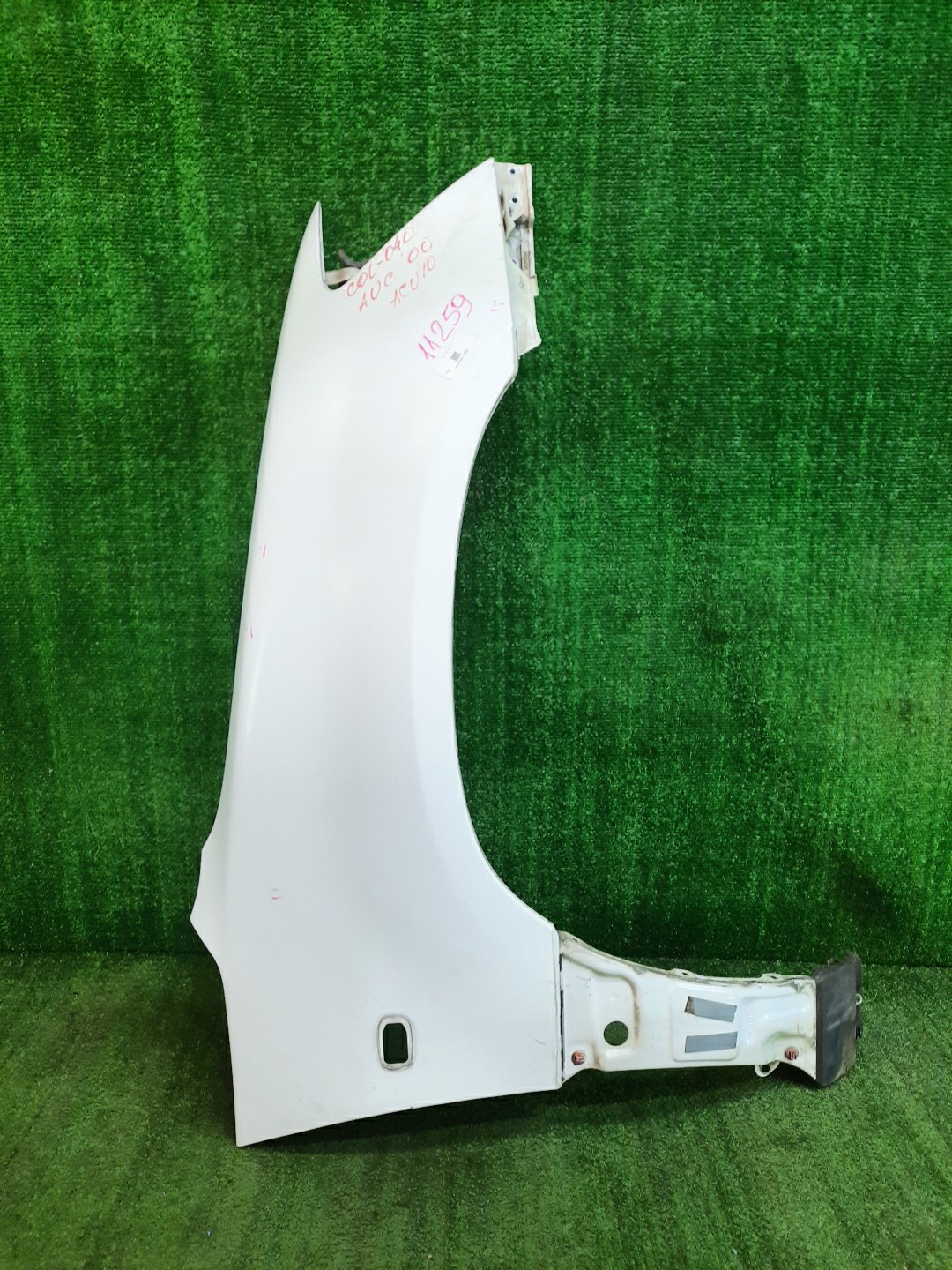 Крыло правое переднее TOYOTA HARRIER MCU15W, MCU10W, SXU15W, SXU10W, ACU10W, ACU15W 11259 1 ракурс Крыло правое переднее TOYOTA HARRIER MCU15W, MCU10W, SXU15W, SXU10W, ACU10W, ACU15W 11259 1 ракурс
