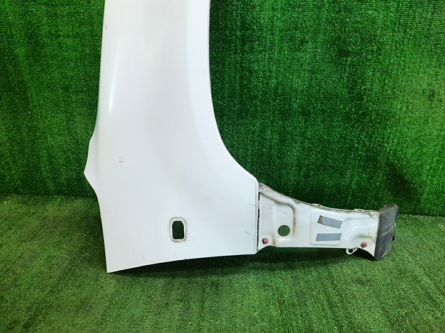 Крыло правое переднее TOYOTA HARRIER MCU15W, MCU10W, SXU15W, SXU10W, ACU10W, ACU15W 11259 3 ракурс Крыло правое переднее TOYOTA HARRIER MCU15W, MCU10W, SXU15W, SXU10W, ACU10W, ACU15W 11259 3 ракурс