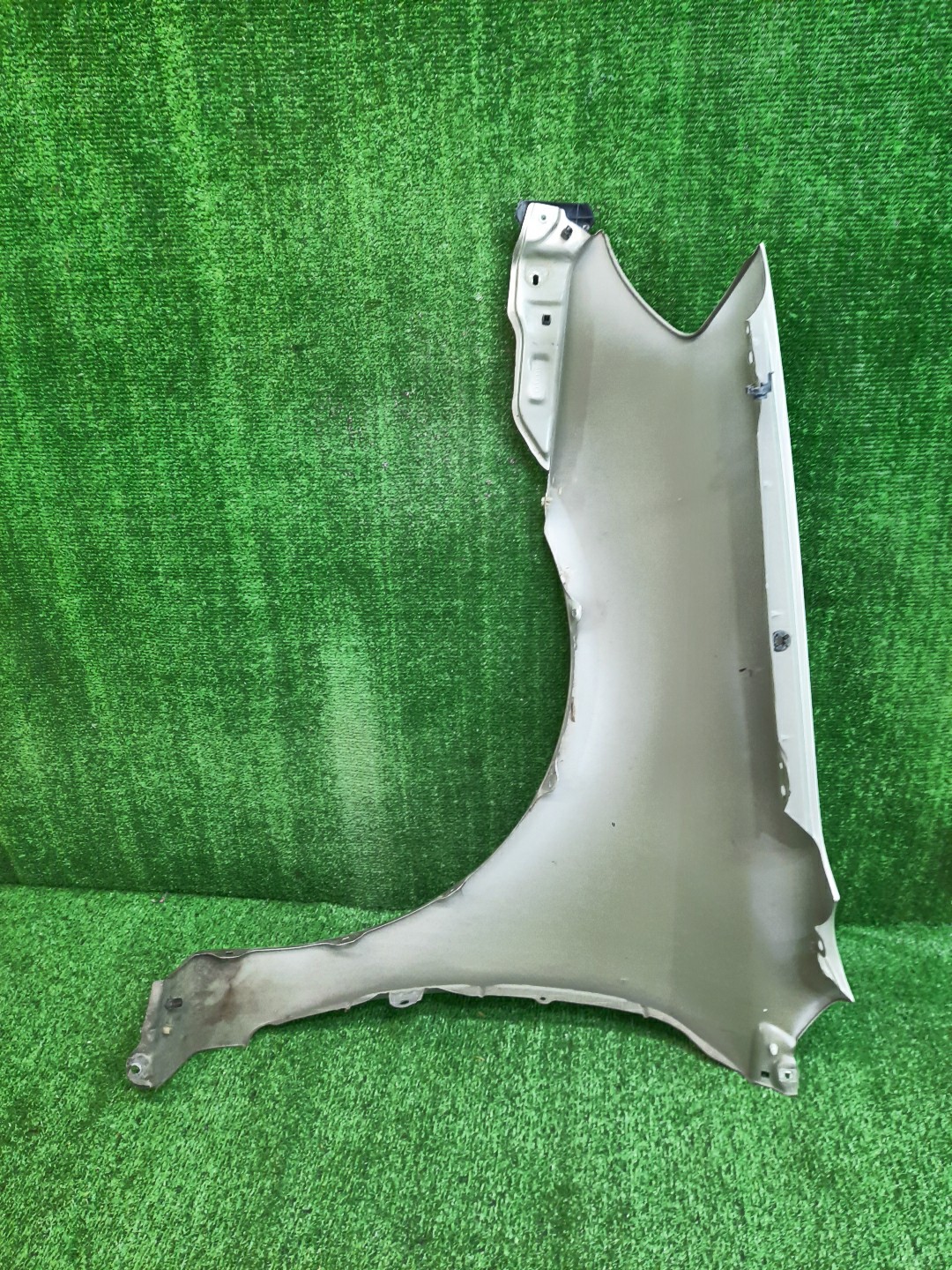 Крыло правое переднее TOYOTA COROLLA NZE121 11468 3 ракурс