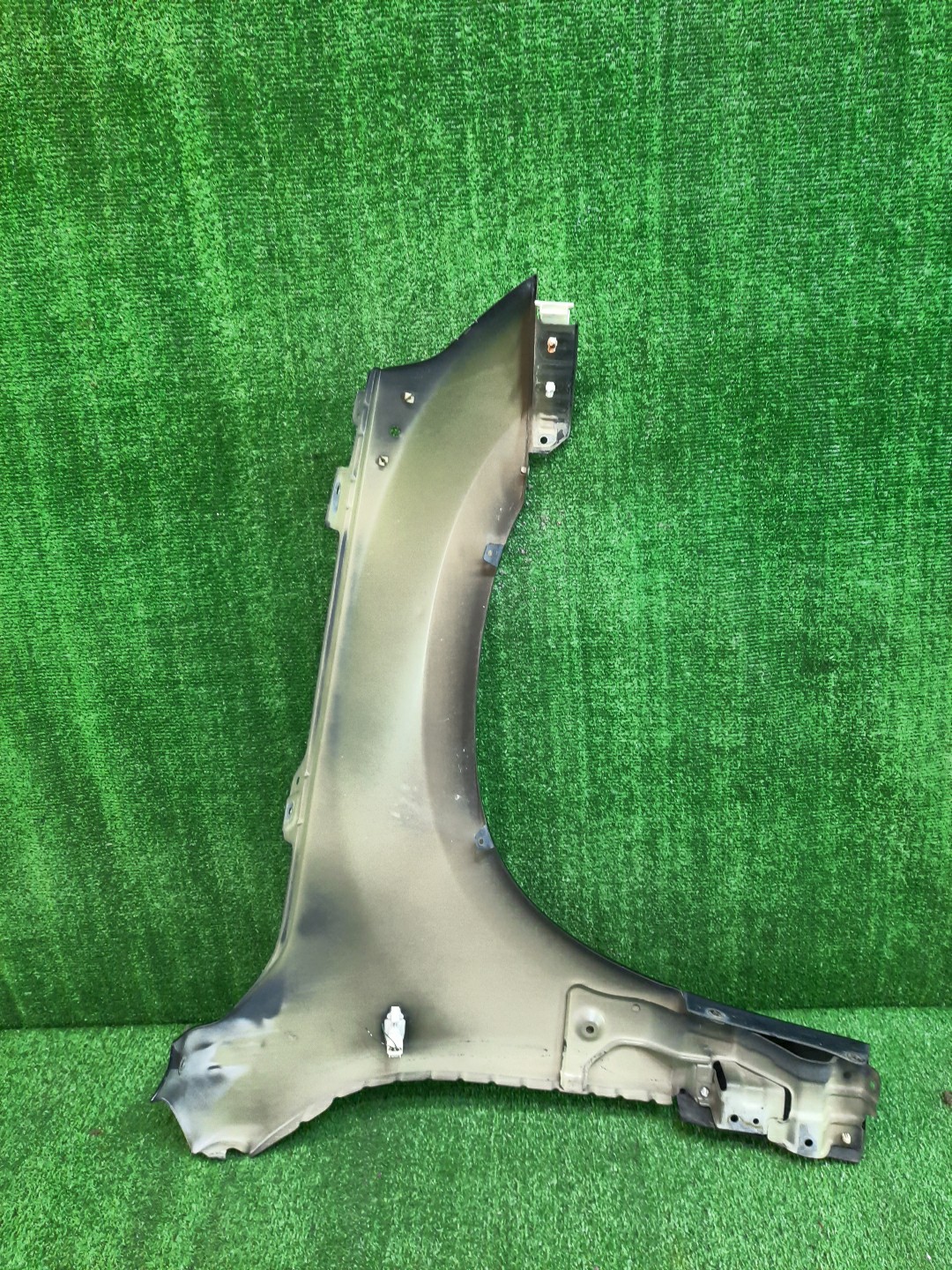Крыло левое переднее SUZUKI ESCUDO TA74W, TD94W, TD54W 11641 4 ракурс