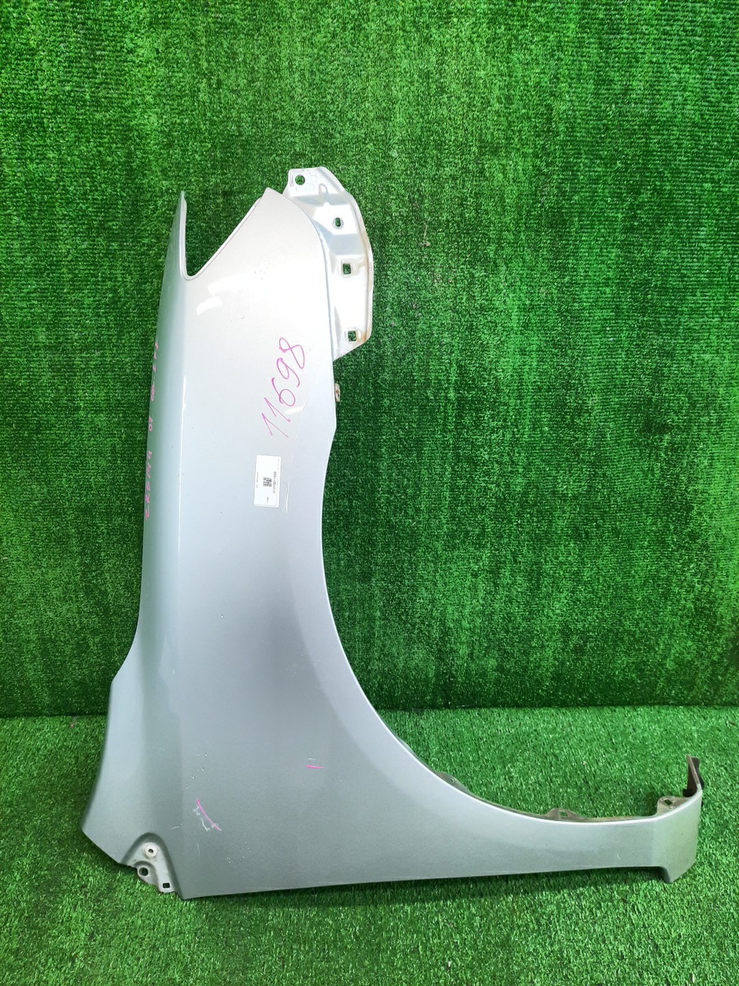 Крыло правое переднее TOYOTA COROLLA FIELDER, COROLLA  AXIO ZRE144G, ZRE142G, NZE144G, NZE141G, NZE141, NZE144, ZRE142, ZRE144 11698 1 ракурс