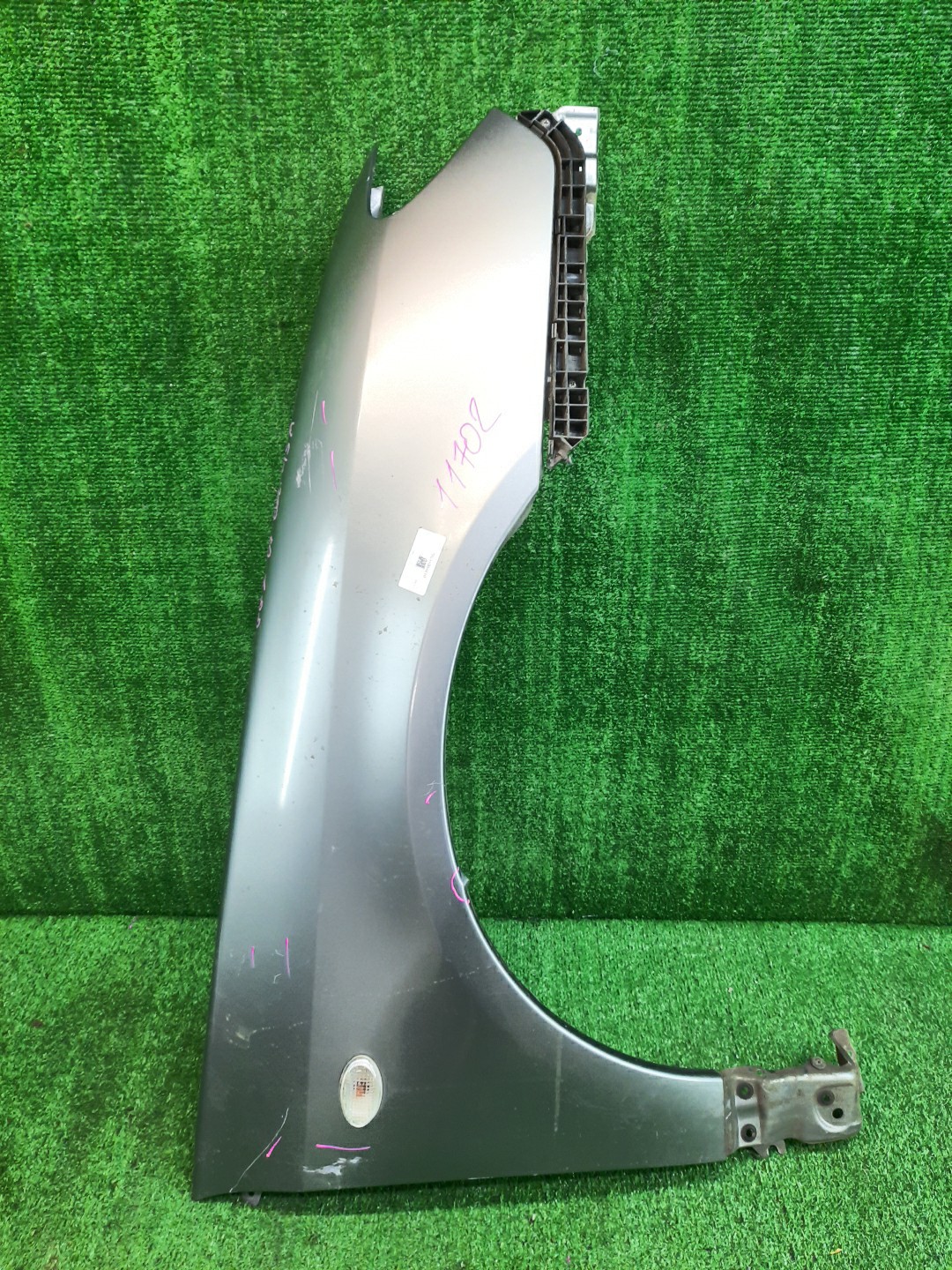 Крыло правое переднее SUBARU IMPREZA WRX, IMPREZA GDA, GGA, GDD, GG2, GG9, GGD, GG3, GGC, GD3, GD2, GD9 11702 1 ракурс