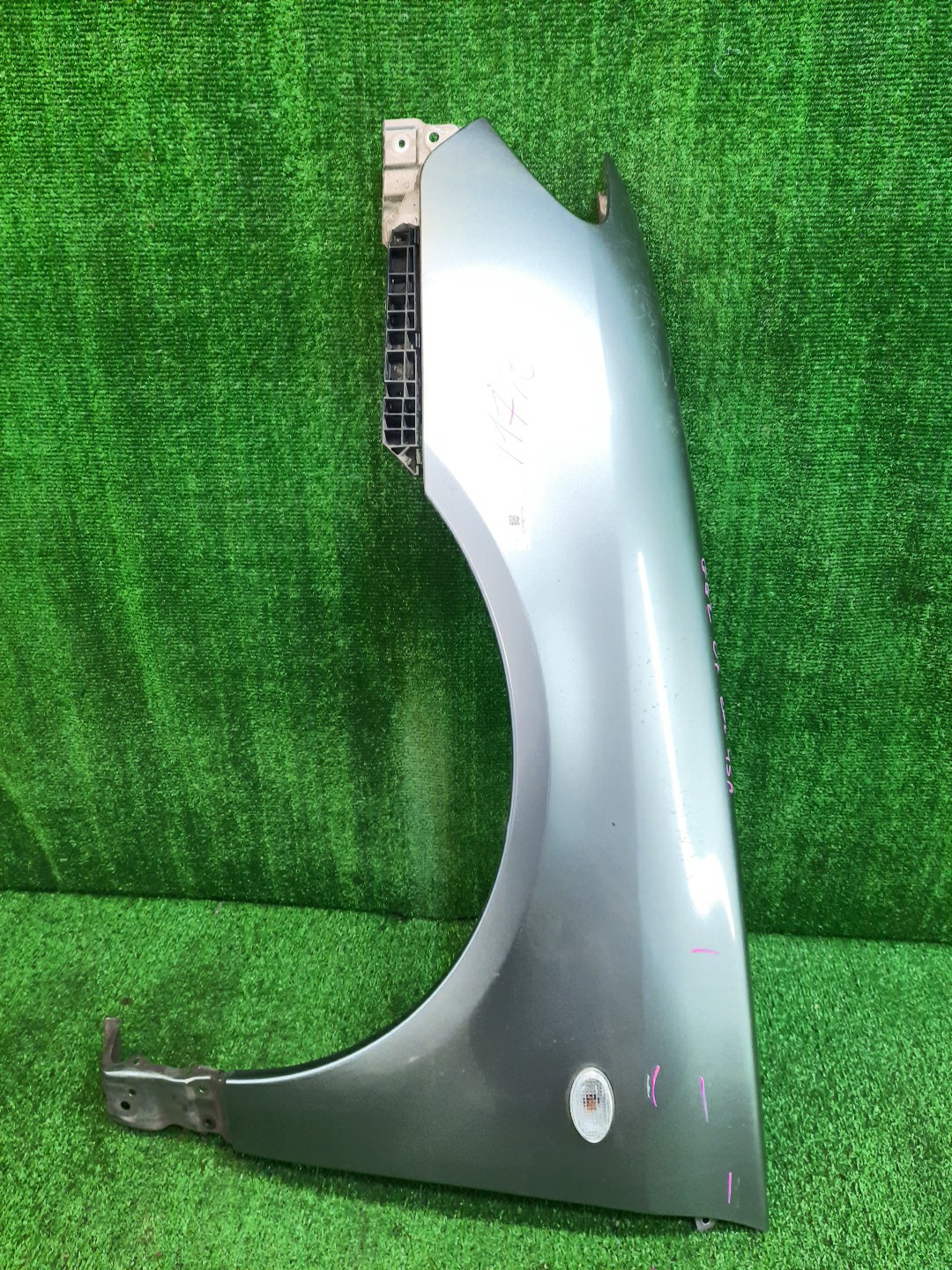 Крыло левое переднее SUBARU IMPREZA WRX, IMPREZA GDA, GGA, GDD, GG2, GG9, GGD, GG3, GGC, GD3, GD2, GD9 11716 1 ракурс