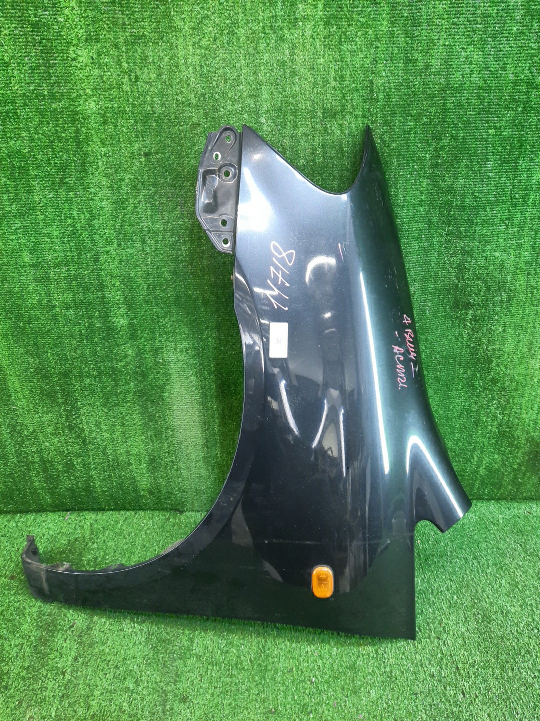 Крыло левое переднее TOYOTA IPSUM ACM21W, ACM26W 11718 1 ракурс