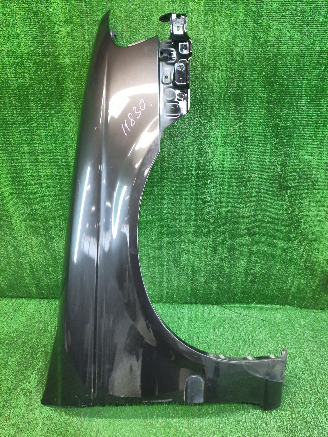 Крыло правое переднее NISSAN SUNNY B15, FB15, FNB15, QB15, SB15 11830 1 ракурс