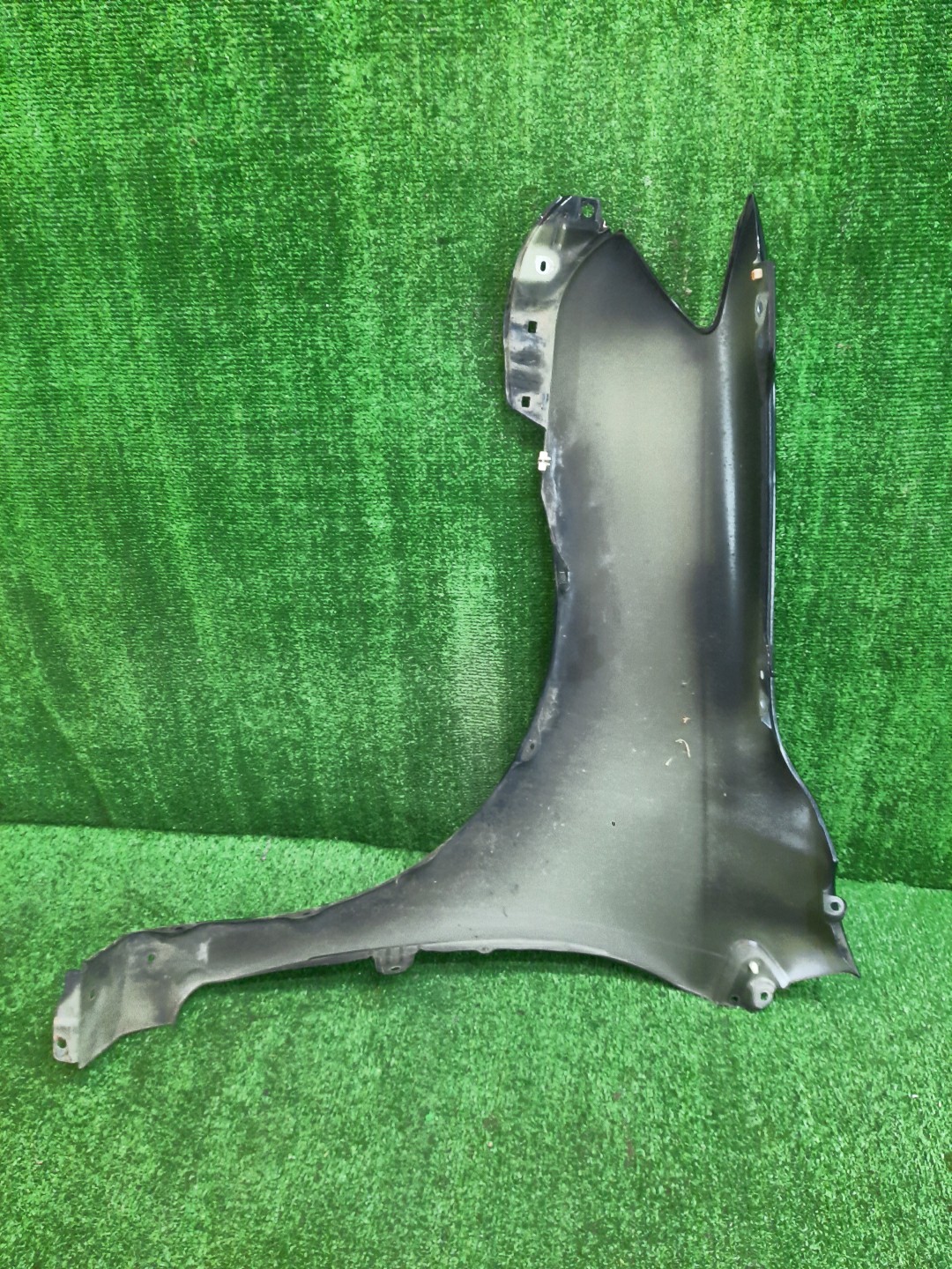 Крыло правое переднее TOYOTA COROLLA FIELDER, COROLLA  AXIO ZRE144G, ZRE142G, NZE144G, NZE141G, NZE141, NZE144, ZRE142, ZRE144 11922 3 ракурс