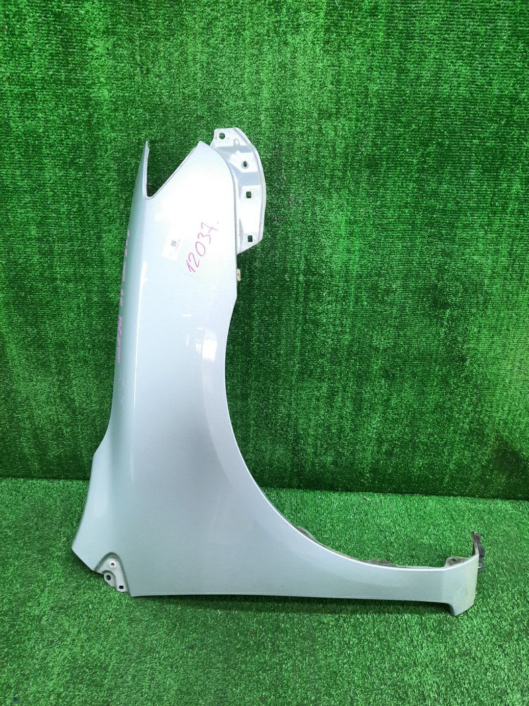 Крыло правое переднее TOYOTA COROLLA FIELDER, COROLLA  AXIO ZRE144G, ZRE142G, NZE144G, NZE141G, NZE141, NZE144, ZRE142, ZRE144 12037 1 ракурс