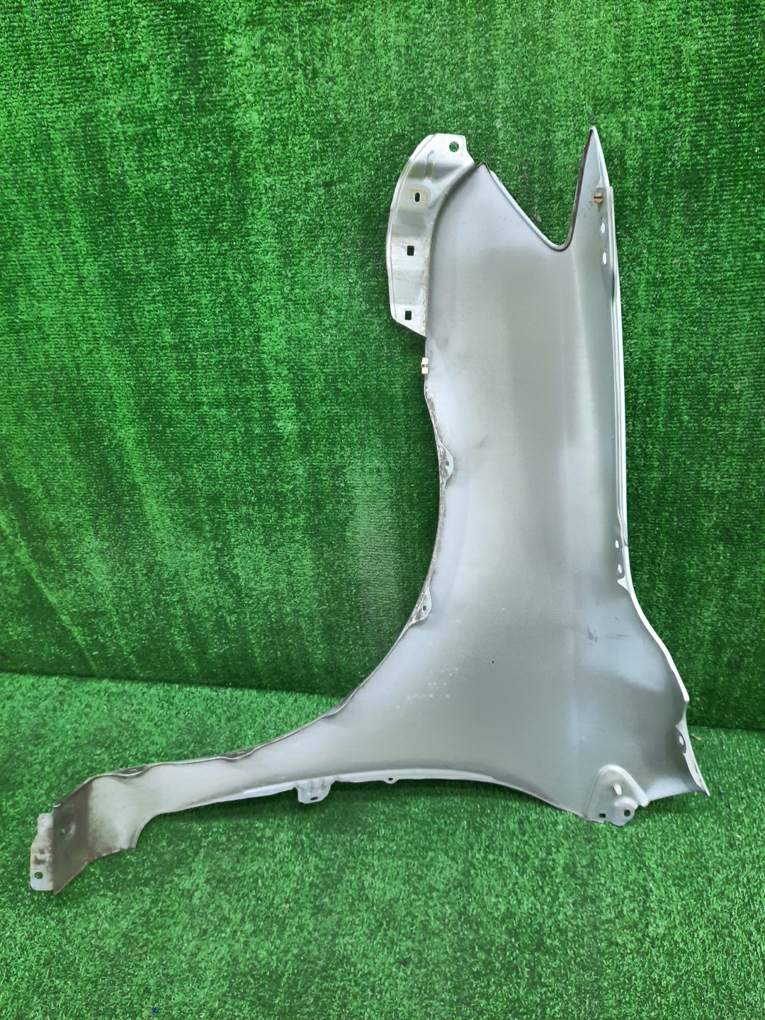 Крыло правое переднее TOYOTA COROLLA FIELDER, COROLLA  AXIO ZRE144G, ZRE142G, NZE144G, NZE141G, NZE141, NZE144, ZRE142, ZRE144 12037 3 ракурс