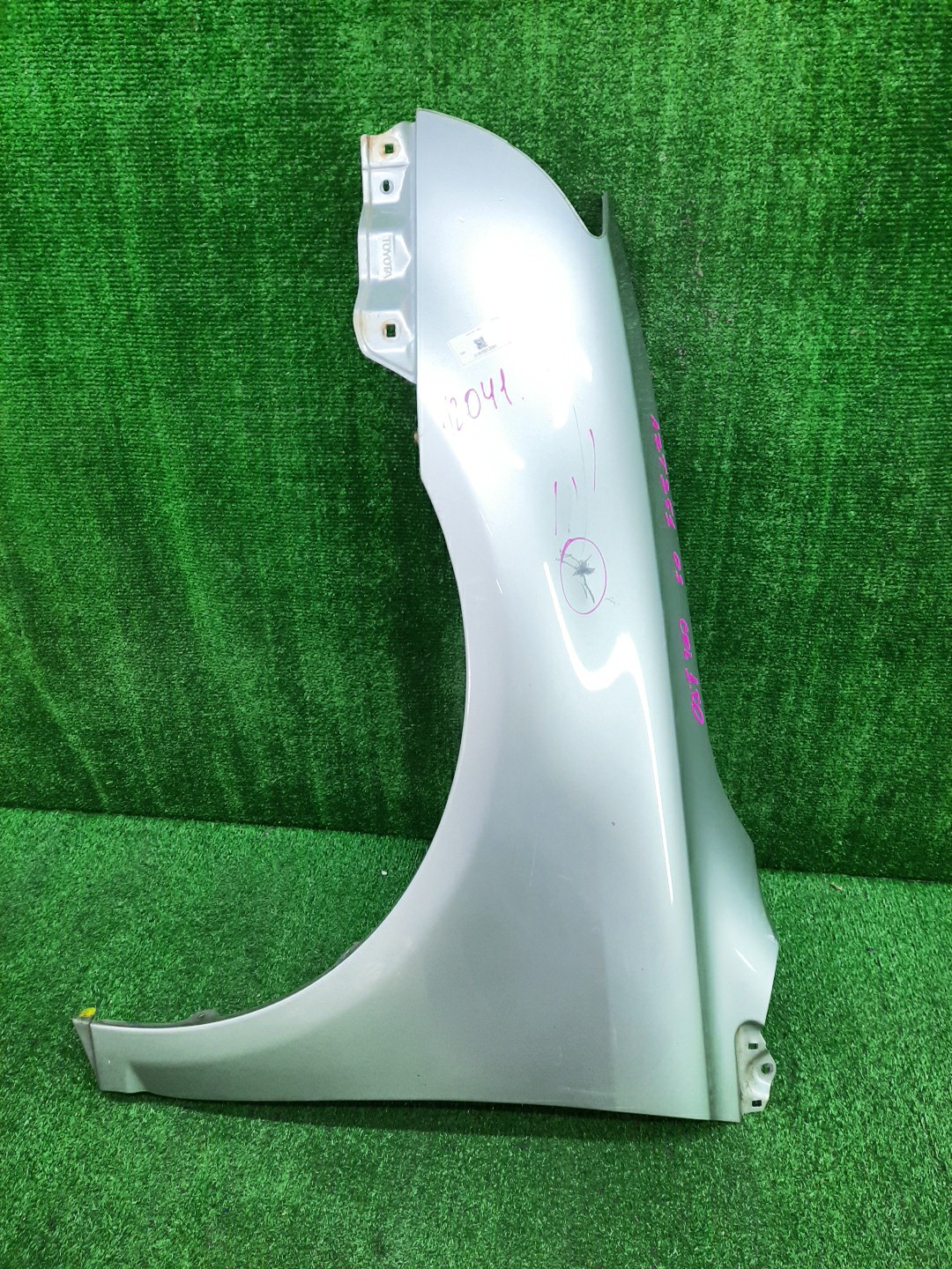 Крыло левое переднее TOYOTA AVENSIS ZZT251, AZT250, AZT255, AZT251 12041 1 ракурс