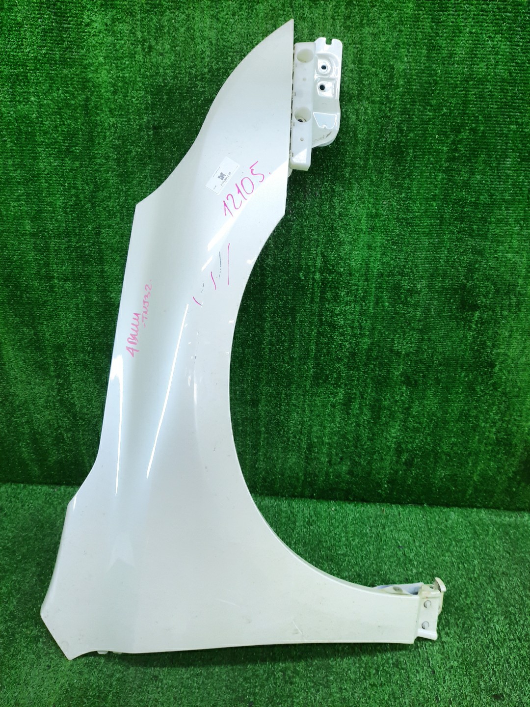 Крыло правое переднее NISSAN TEANA TNJ32, PJ32, J32 12105 1 ракурс Крыло правое переднее NISSAN TEANA TNJ32, PJ32, J32 12105 1 ракурс
