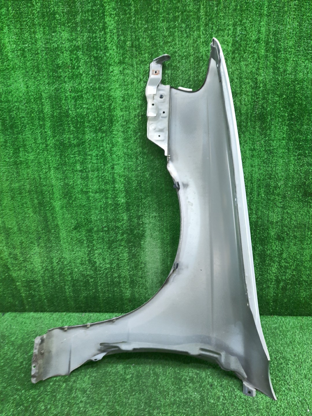 Крыло правое переднее NISSAN SUNNY B15, FB15, FNB15, QB15, SB15 12156 3 ракурс