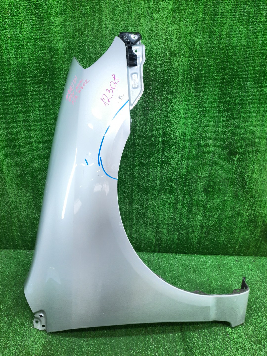 Крыло правое переднее TOYOTA COROLLA NZE121 12308 1 ракурс