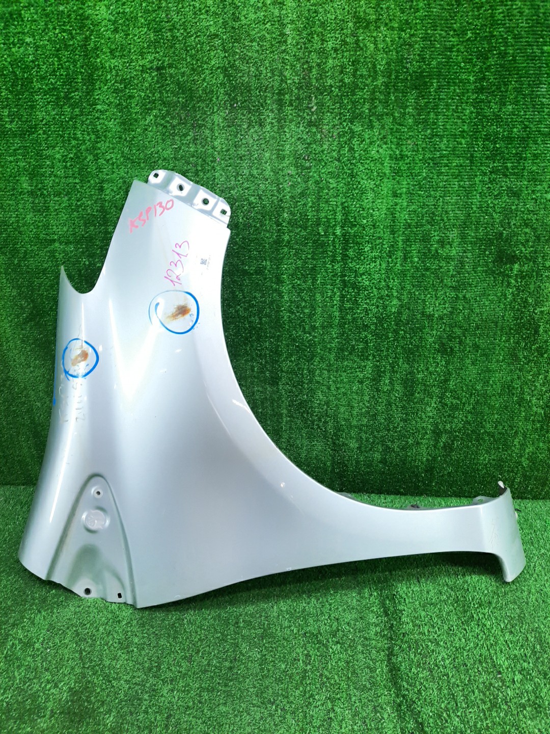 Крыло правое переднее TOYOTA VITZ, YARIS KSP130, NSP130, NSP135, NCP131 12313 1 ракурс