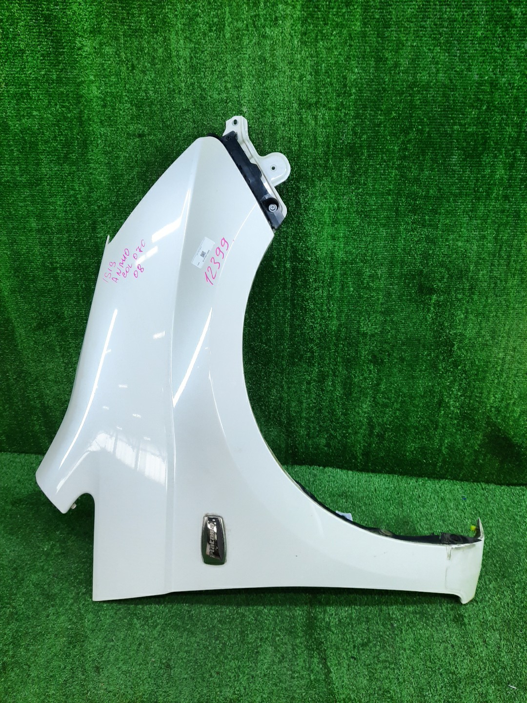 Крыло правое переднее TOYOTA ISIS ZNM10, ZNM10W, ANM10, ANM10W, ANM15, ANM15W, ZGM10, ZGM10W, ZGM11, ZGM11W, ZGM15, ZGM15W, ANM10G, ZGM10G, ANM15G, ZNM10G, ZGM11G, ZGM15G 12399 1 ракурс