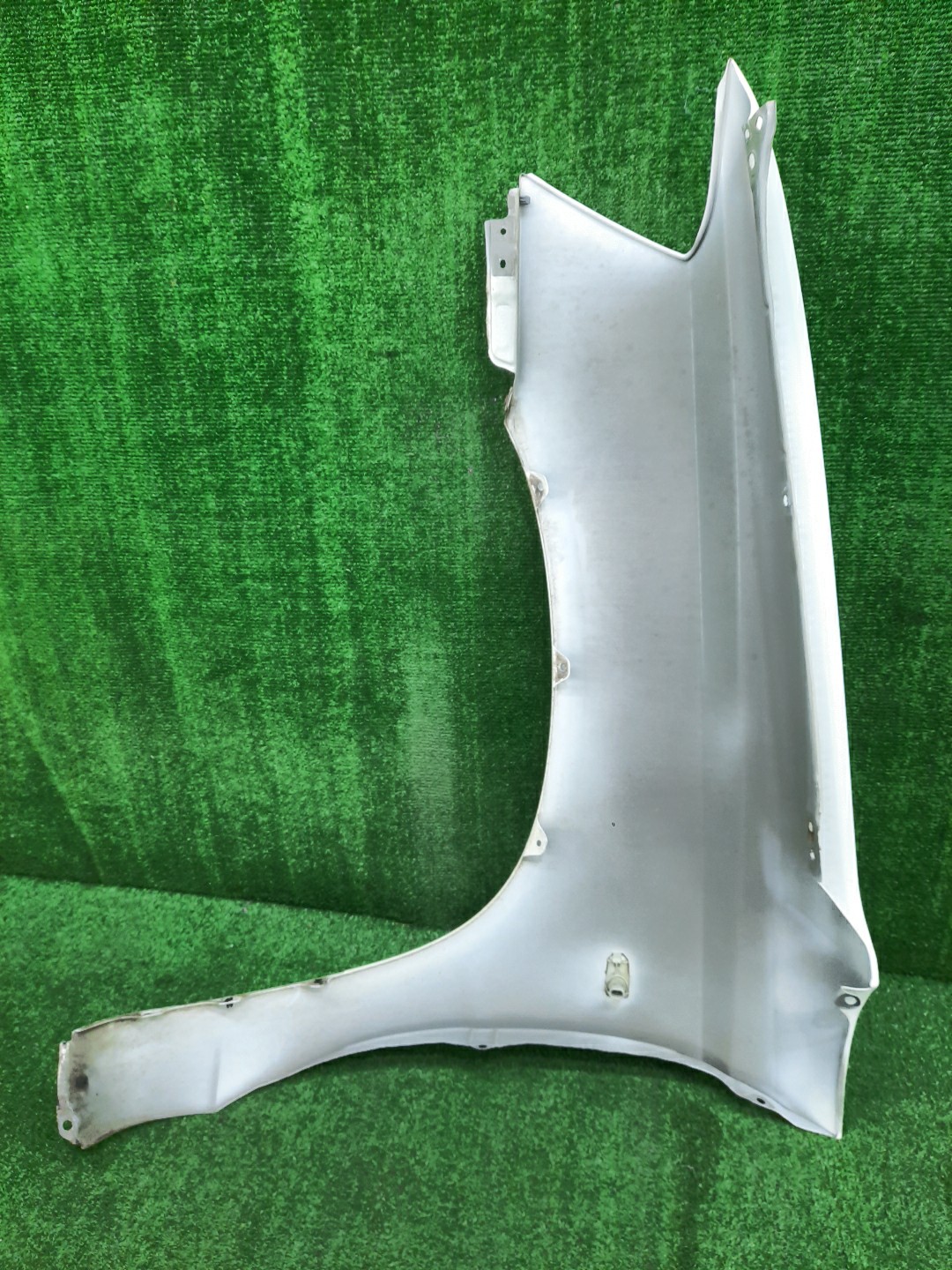 Крыло правое переднее TOYOTA KLUGER V, HIGHLANDER MCU20W, ACU20W, ACU25W, MCU25W, ACU20, ACU25, MCU20, MCU25 12413 4 ракурс