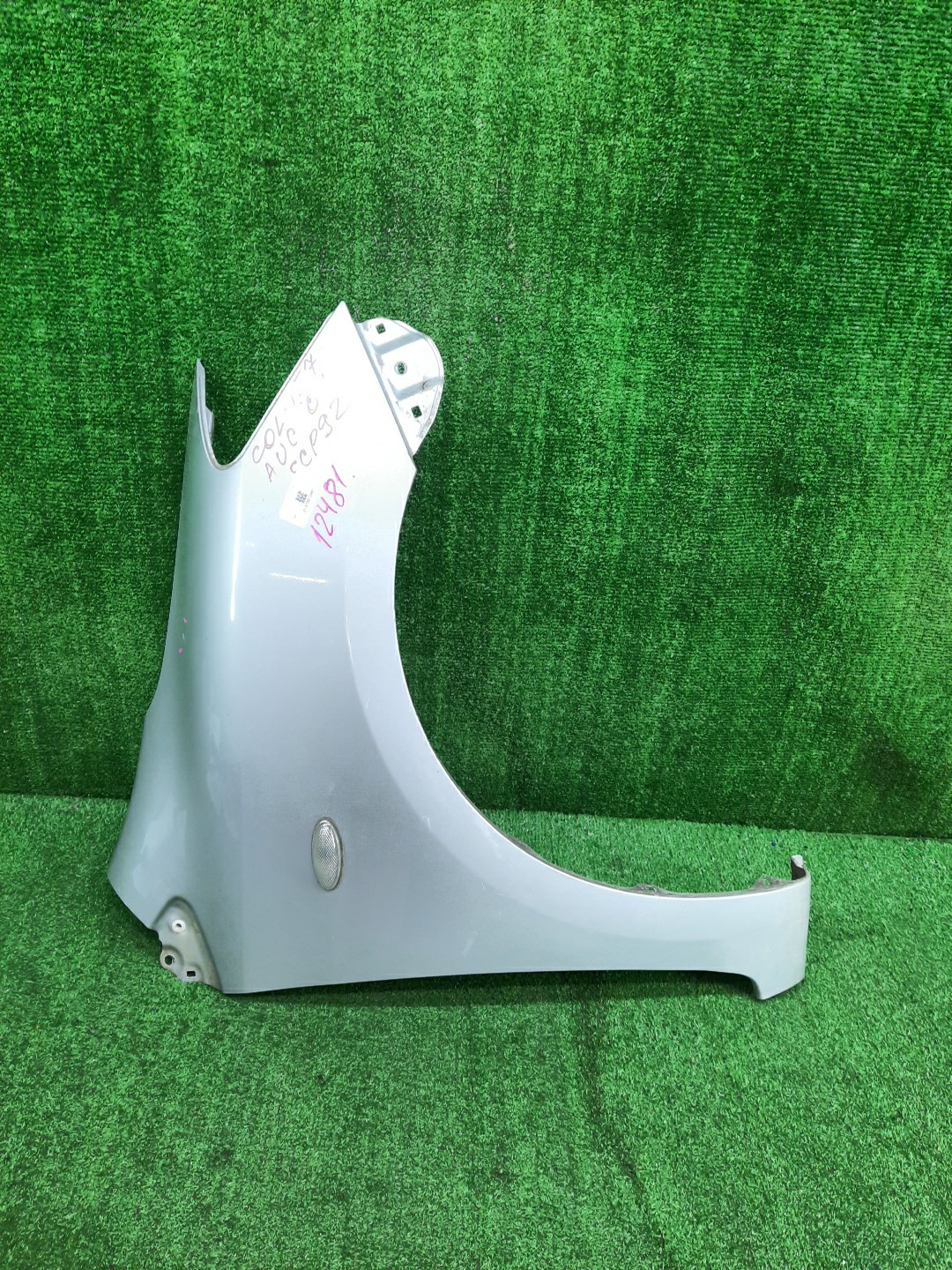 Крыло правое переднее TOYOTA BELTA NCP96, KSP90, KSP92, SCP92 12481 1 ракурс