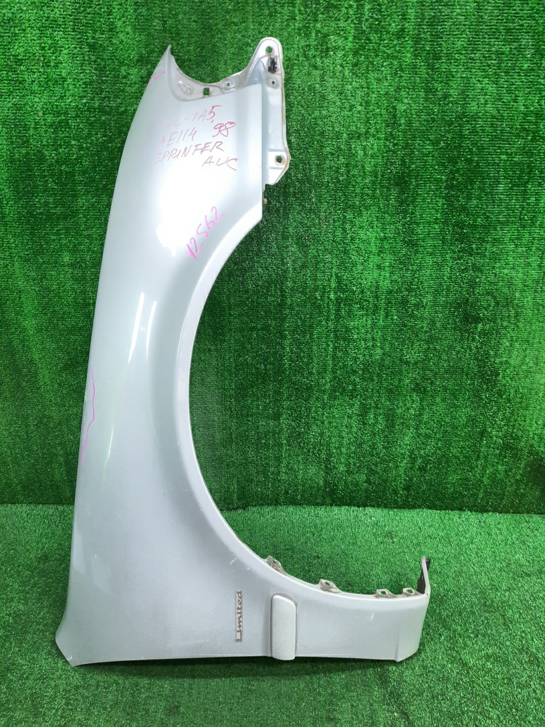 Крыло правое переднее TOYOTA SPRINTER AE111, AE114, AE110, EE111, CE110, CE114 12562 1 ракурс