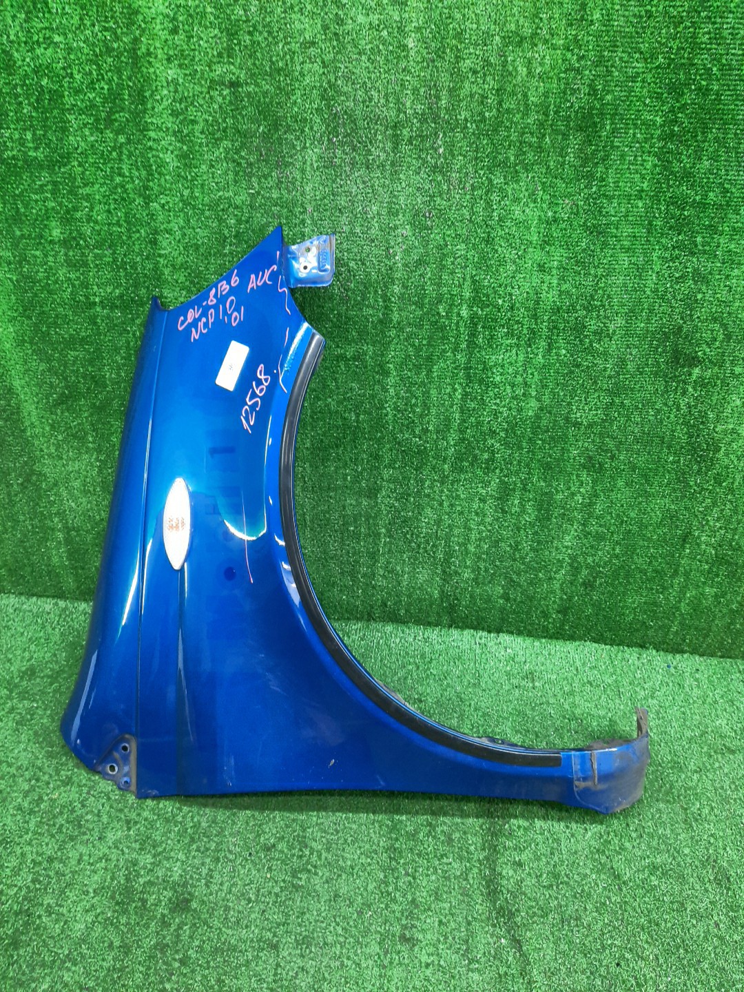 Крыло правое переднее TOYOTA VITZ, YARIS SCP10, NCP10, SCP13, NCP15, NCP11, NCP13 12568 1 ракурс